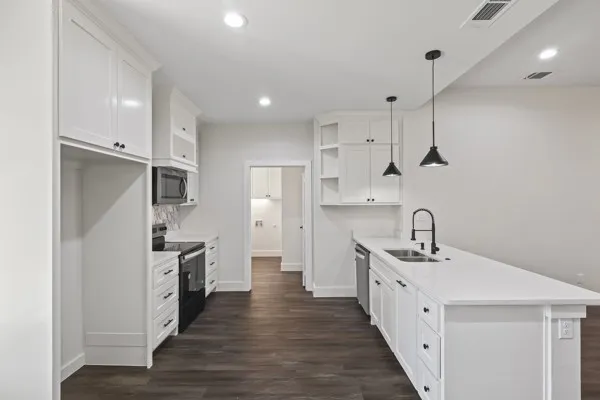 Single Family Residence For Sale in Hunt County , 612 N US Highway 69, Celeste, Texas 75423, 3 Bedrooms, 2 Bathrooms, 2 Garage spaces, 1,433 Sqft, built in 2024, Price $270,000, mls#21165413, Real Estate Agent in Celeste, Homes For Sale in Hunt county, Homes For Sale in Celeste, Realtor in Celeste Texas, Real Estate Brokerage Independent Realty Texas, Luminita Cordes Realtor