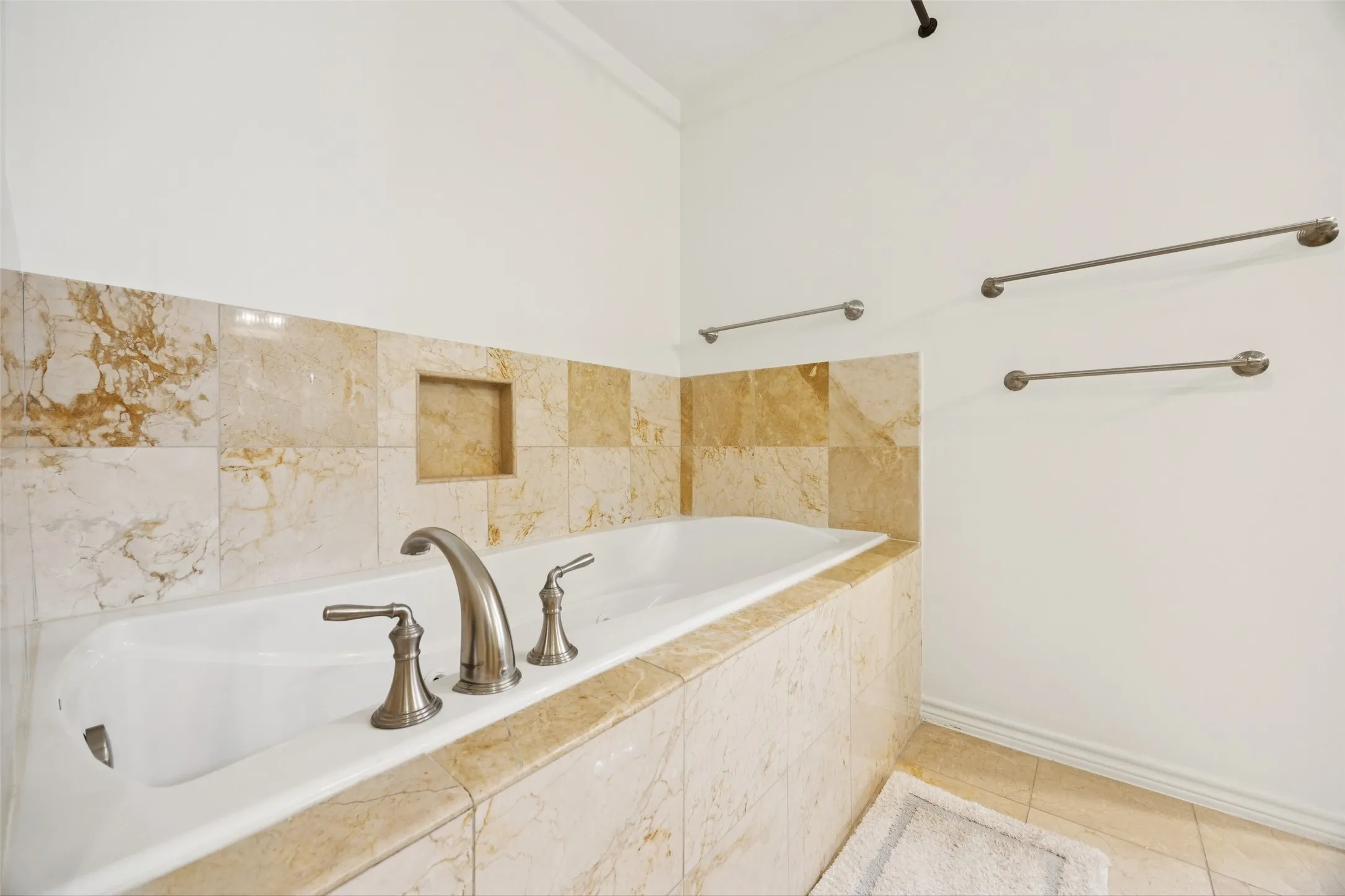 Primary soaking tub