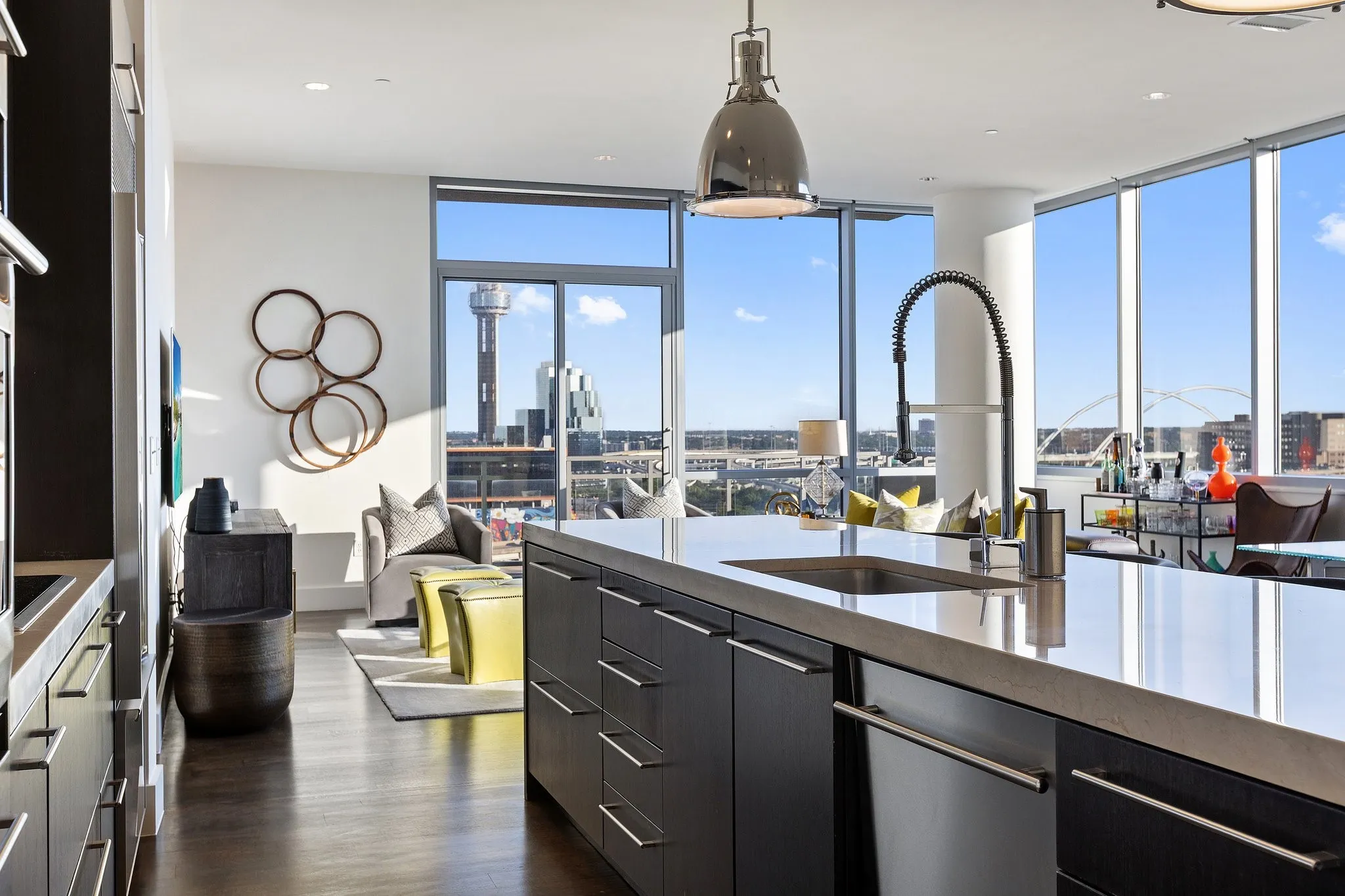 Condominium For Sale in Dallas County , 2200 Victory Avenue 1105, Dallas, Texas 75219, 1 Bedroom, 2 Bathrooms, 1 Garage spaces, 1,603 Sqft, built in 2007, Preowned, Price $650,000, mls#21164091, Real Estate Agent in Dallas, Homes For Sale in Dallas county, Homes For Sale in Dallas, Realtor in Dallas Texas, Real Estate Brokerage Independent Realty Texas, Luminita Cordes Realtor