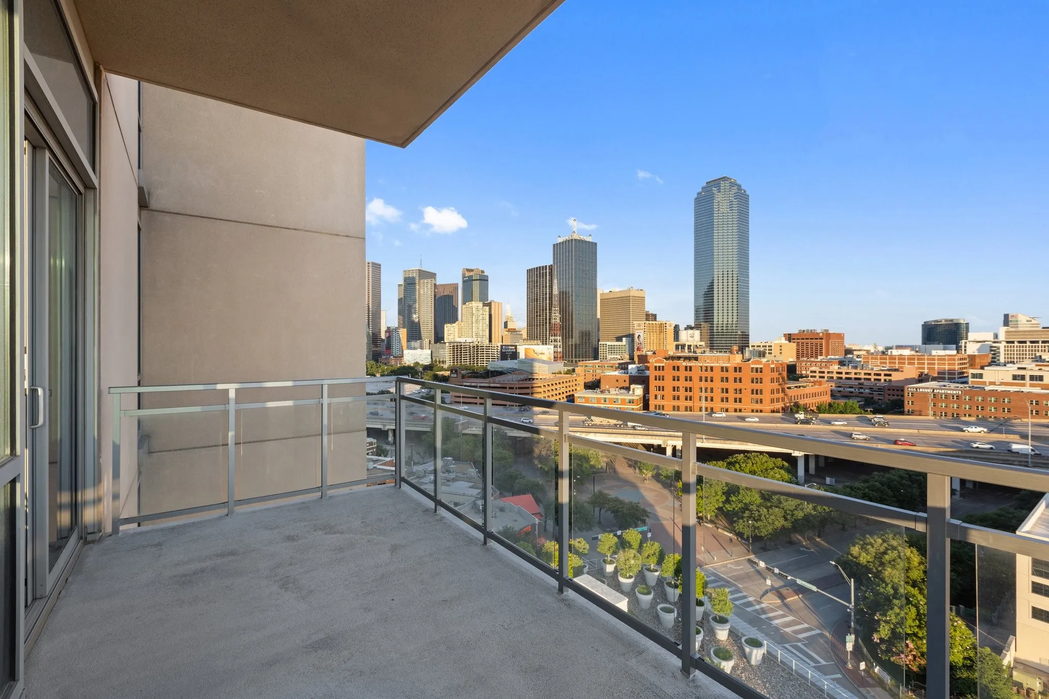 Condominium For Sale in Dallas County , 2200 Victory Avenue 1105, Dallas, Texas 75219, 1 Bedroom, 2 Bathrooms, 1 Garage spaces, 1,603 Sqft, built in 2007, Preowned, Price $650,000, mls#21164091, Real Estate Agent in Dallas, Homes For Sale in Dallas county, Homes For Sale in Dallas, Realtor in Dallas Texas, Real Estate Brokerage Independent Realty Texas, Luminita Cordes Realtor