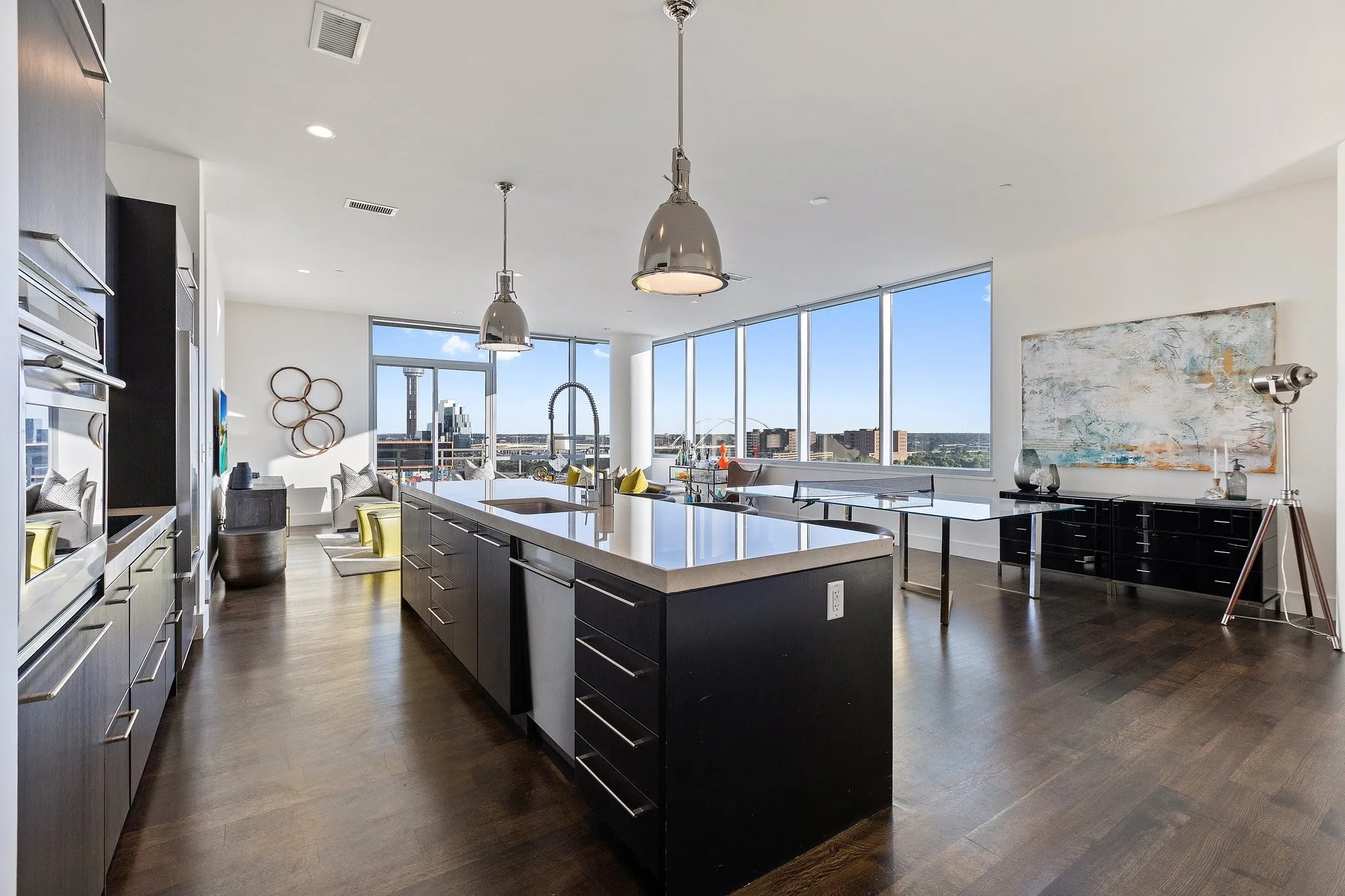 Condominium For Sale in Dallas County , 2200 Victory Avenue 1105, Dallas, Texas 75219, 1 Bedroom, 2 Bathrooms, 1 Garage spaces, 1,603 Sqft, built in 2007, Preowned, Price $650,000, mls#21164091, Real Estate Agent in Dallas, Homes For Sale in Dallas county, Homes For Sale in Dallas, Realtor in Dallas Texas, Real Estate Brokerage Independent Realty Texas, Luminita Cordes Realtor