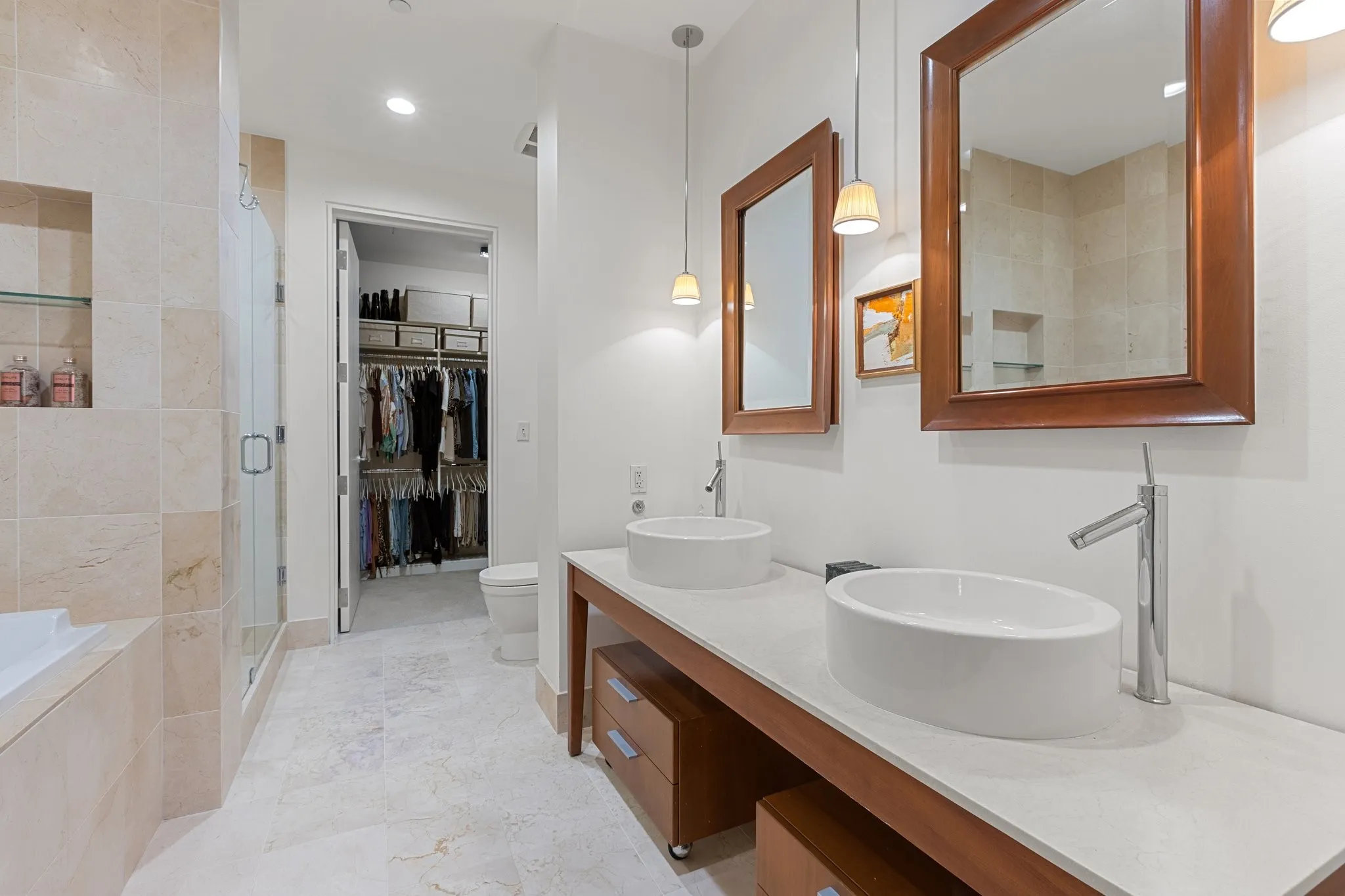 Condominium For Sale in Dallas County , 2200 Victory Avenue 1105, Dallas, Texas 75219, 1 Bedroom, 2 Bathrooms, 1 Garage spaces, 1,603 Sqft, built in 2007, Preowned, Price $650,000, mls#21164091, Real Estate Agent in Dallas, Homes For Sale in Dallas county, Homes For Sale in Dallas, Realtor in Dallas Texas, Real Estate Brokerage Independent Realty Texas, Luminita Cordes Realtor