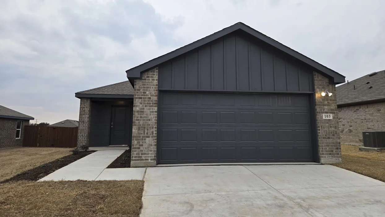Single Family Residence For Sale in Fannin County , 103 Choctaw Drive, Leonard, Texas 75452, 3 Bedroom, 2 Bathroom, 2 Garage spaces, 1,319 Sqft, built in 2026, New Construction - Incomplete, mls#21165632, Real Estate Agent in Leonard, Homes For Sale in Fannin county, Homes For Sale in Leonard, Realtor in Leonard Texas, Real Estate Brokerage Independent Realty Texas, Luminita Cordes Realtor