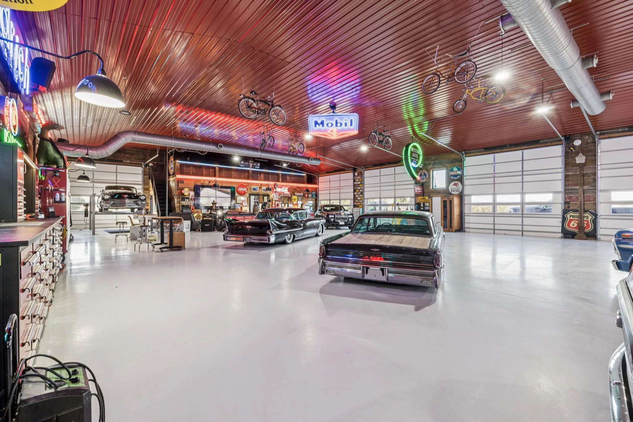 60X100 Full Climate Control Man Cave/ Barndominium
