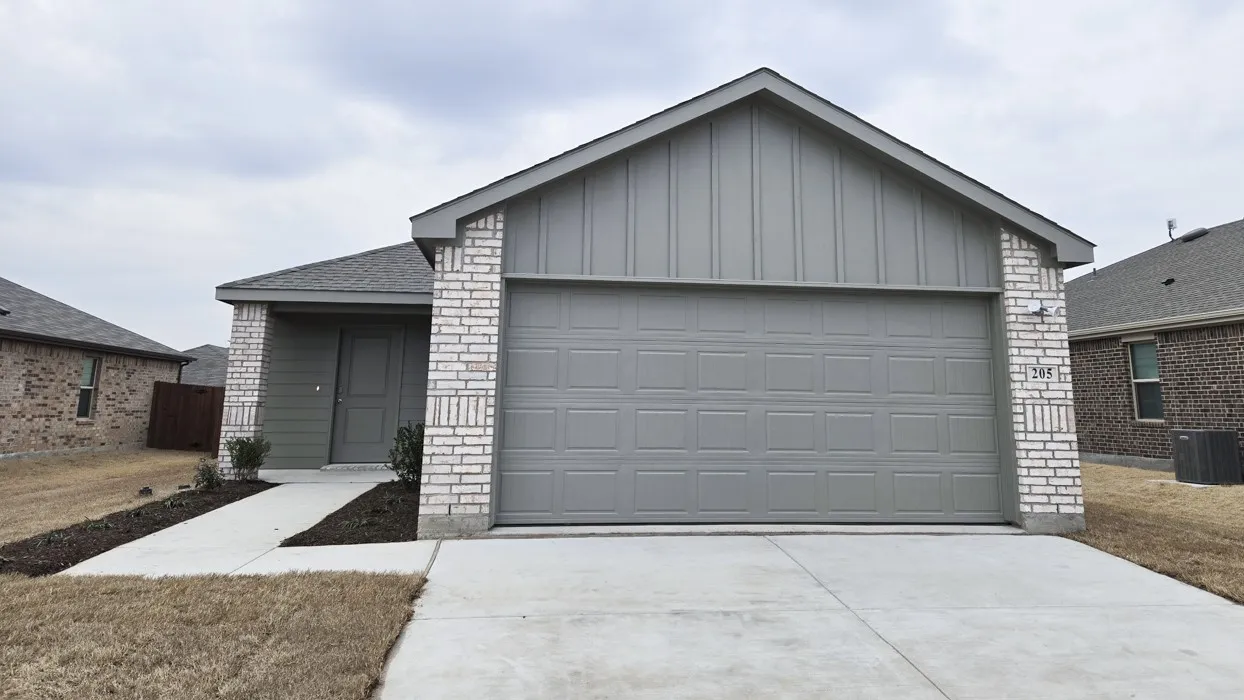 Single Family Residence For Sale in Fannin County , 205 Choctaw Drive, Leonard, Texas 75452, 3 Bedroom, 2 Bathroom, 2 Garage spaces, 1,192 Sqft, built in 2026, New Construction - Incomplete, mls#21165752, Real Estate Agent in Leonard, Homes For Sale in Fannin county, Homes For Sale in Leonard, Realtor in Leonard Texas, Real Estate Brokerage Independent Realty Texas, Luminita Cordes Realtor