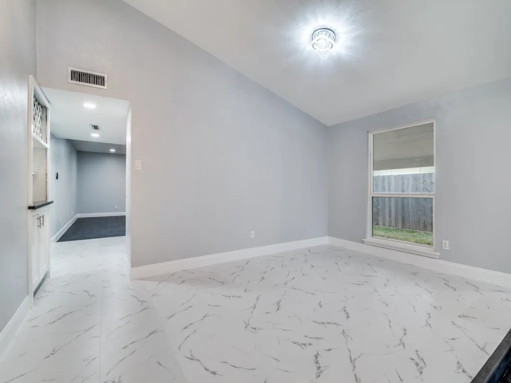 Single Family Residence For Sale in Dallas County , 4312 Crestover Drive, Mesquite, Texas 75150, 3 Bedroom, 2 Bathroom, 2 Garage spaces, 2,011 Sqft, built in 1979, mls#21165716, Real Estate Agent in Mesquite, Homes For Sale in Dallas county, Homes For Sale in Mesquite, Realtor in Mesquite Texas, Real Estate Brokerage Independent Realty Texas, Luminita Cordes Realtor