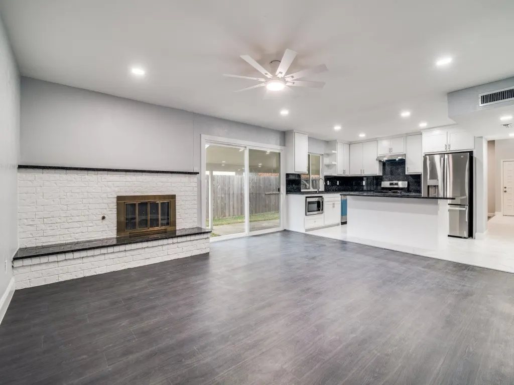 Single Family Residence For Sale in Dallas County , 4312 Crestover Drive, Mesquite, Texas 75150, 3 Bedroom, 2 Bathroom, 2 Garage spaces, 2,011 Sqft, built in 1979, mls#21165716, Real Estate Agent in Mesquite, Homes For Sale in Dallas county, Homes For Sale in Mesquite, Realtor in Mesquite Texas, Real Estate Brokerage Independent Realty Texas, Luminita Cordes Realtor