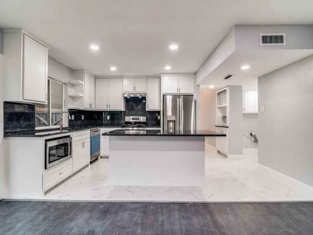 Single Family Residence For Sale in Dallas County , 4312 Crestover Drive, Mesquite, Texas 75150, 3 Bedroom, 2 Bathroom, 2 Garage spaces, 2,011 Sqft, built in 1979, mls#21165716, Real Estate Agent in Mesquite, Homes For Sale in Dallas county, Homes For Sale in Mesquite, Realtor in Mesquite Texas, Real Estate Brokerage Independent Realty Texas, Luminita Cordes Realtor