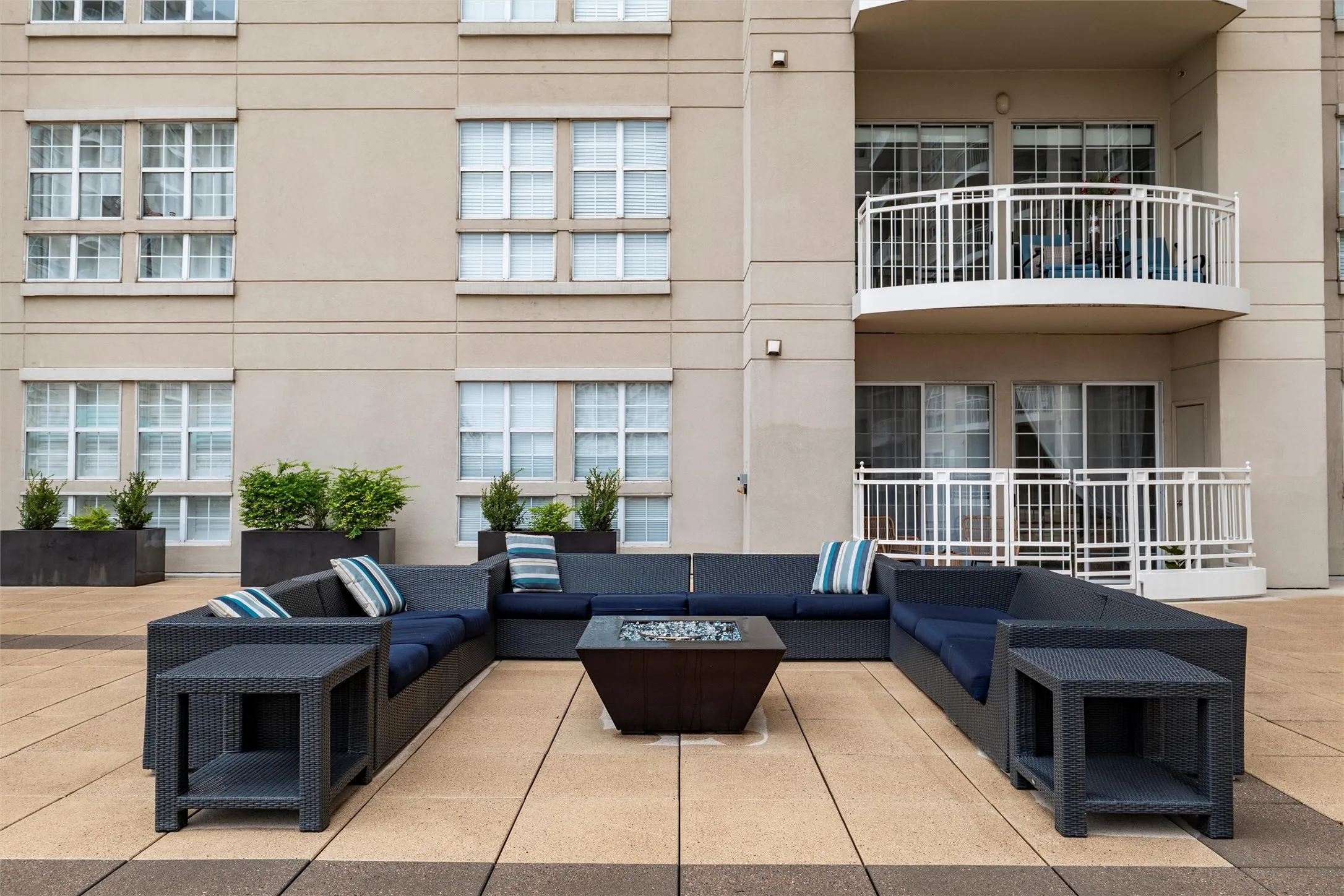Condominium For Sale in Dallas County , 3225 Turtle Creek Boulevard 829, Dallas, Texas 75219, 2 Bedroom, 2 Bathroom, 2 Garage spaces, 1,267 Sqft, built in 1998, mls#21159324, Real Estate Agent in Dallas, Homes For Sale in Dallas county, Homes For Sale in Dallas, Realtor in Dallas Texas, Real Estate Brokerage Independent Realty Texas, Luminita Cordes Realtor