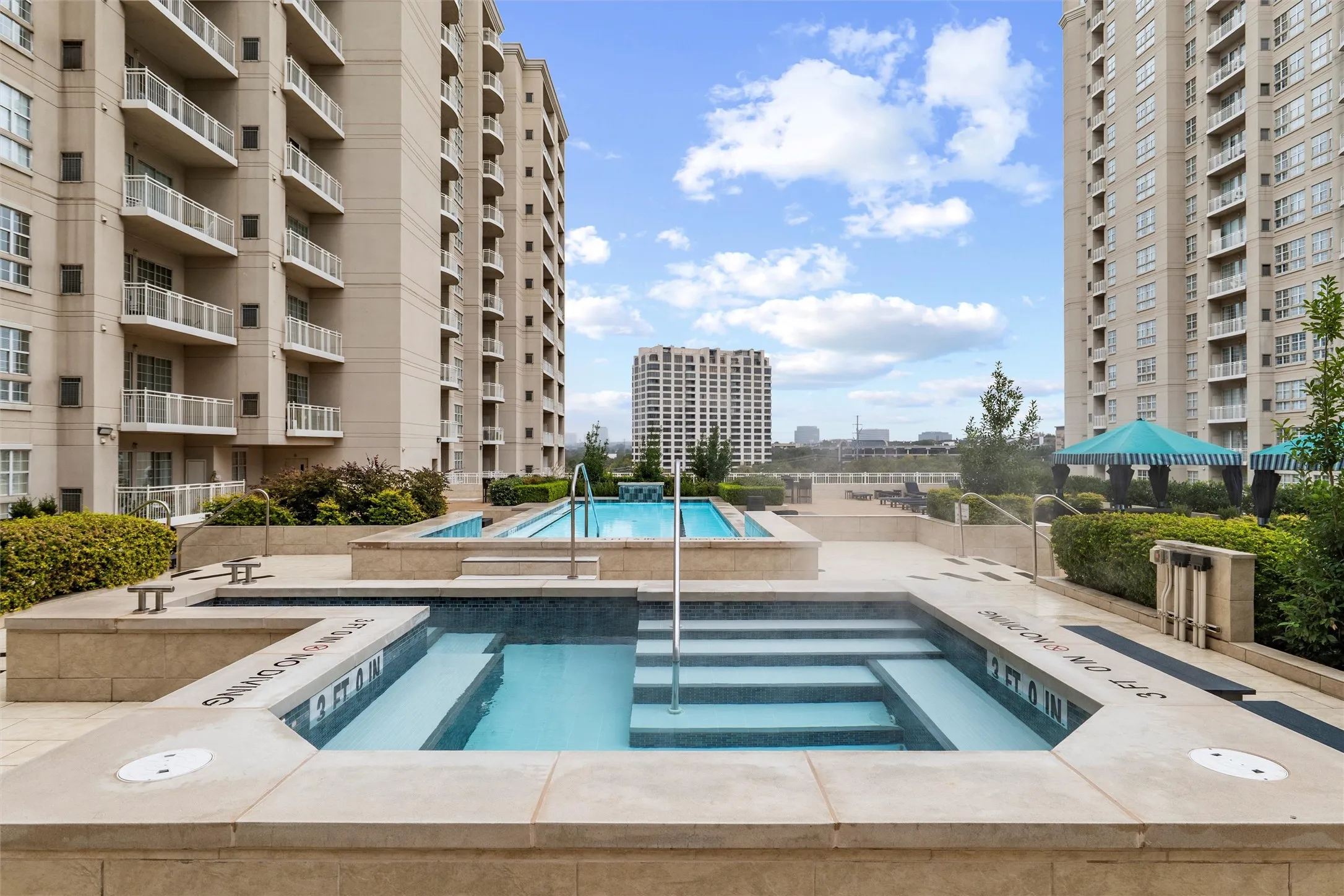 Condominium For Sale in Dallas County , 3225 Turtle Creek Boulevard 829, Dallas, Texas 75219, 2 Bedroom, 2 Bathroom, 2 Garage spaces, 1,267 Sqft, built in 1998, mls#21159324, Real Estate Agent in Dallas, Homes For Sale in Dallas county, Homes For Sale in Dallas, Realtor in Dallas Texas, Real Estate Brokerage Independent Realty Texas, Luminita Cordes Realtor