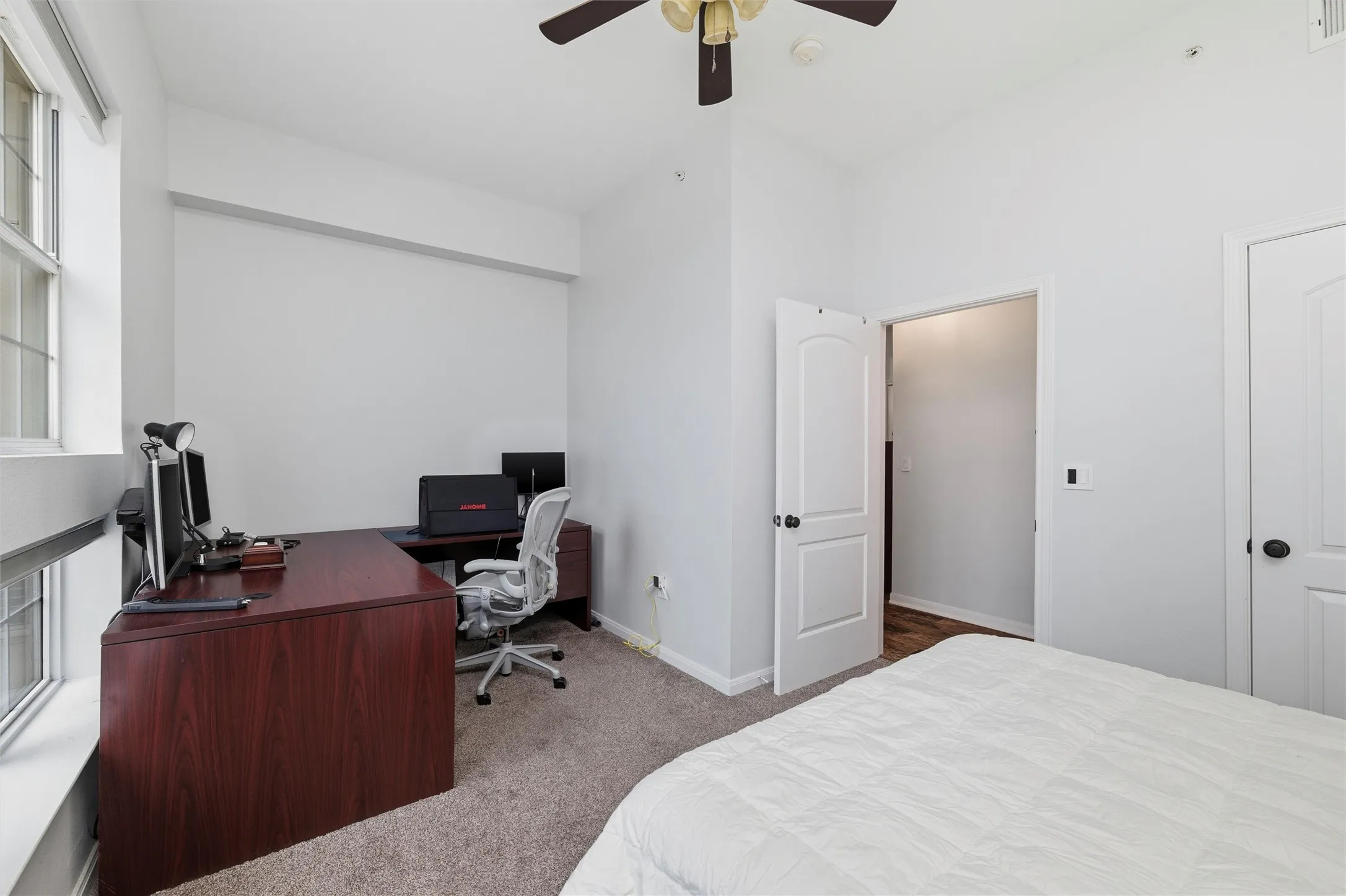 Condominium For Sale in Dallas County , 3225 Turtle Creek Boulevard 829, Dallas, Texas 75219, 2 Bedroom, 2 Bathroom, 2 Garage spaces, 1,267 Sqft, built in 1998, mls#21159324, Real Estate Agent in Dallas, Homes For Sale in Dallas county, Homes For Sale in Dallas, Realtor in Dallas Texas, Real Estate Brokerage Independent Realty Texas, Luminita Cordes Realtor