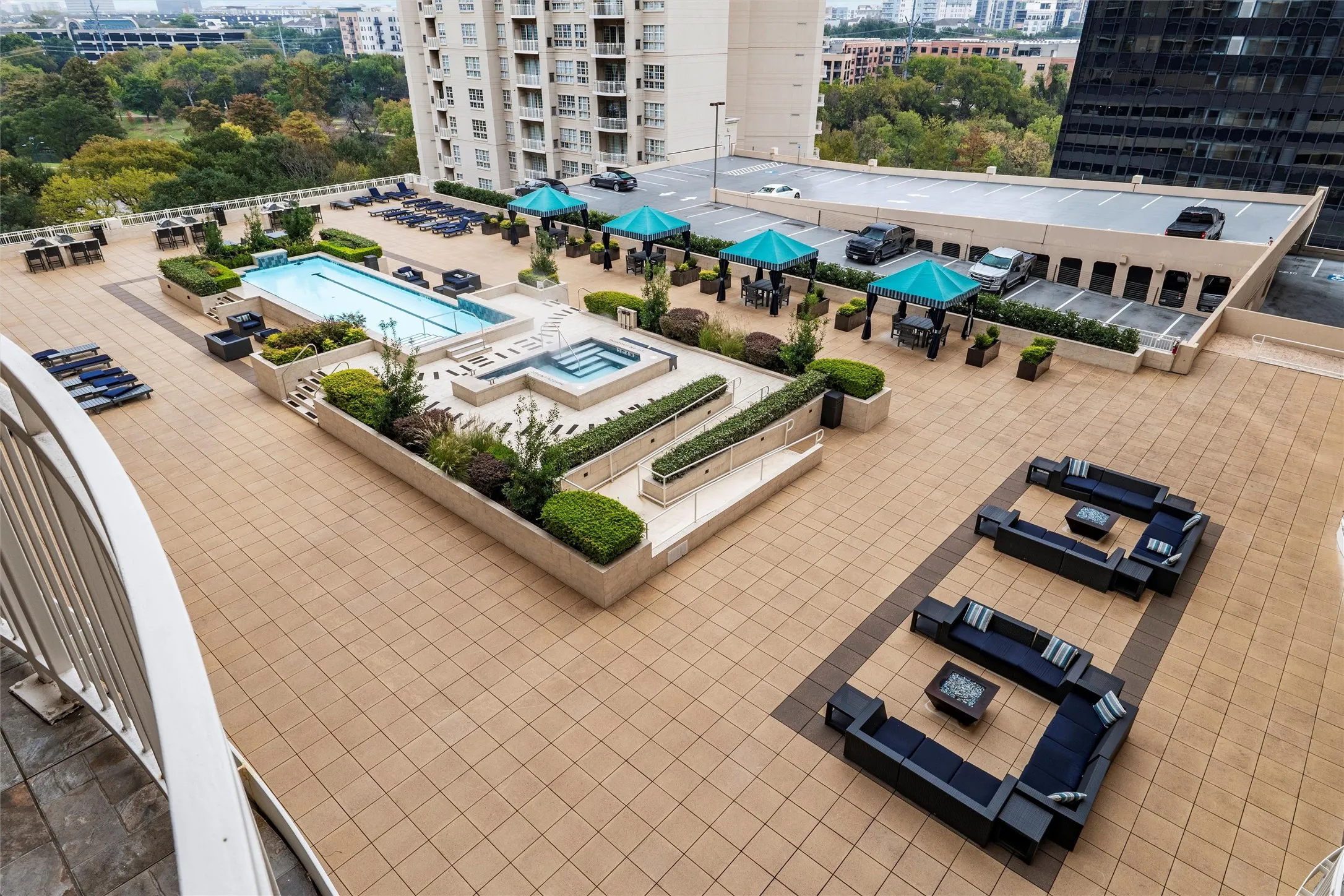 Condominium For Sale in Dallas County , 3225 Turtle Creek Boulevard 829, Dallas, Texas 75219, 2 Bedroom, 2 Bathroom, 2 Garage spaces, 1,267 Sqft, built in 1998, mls#21159324, Real Estate Agent in Dallas, Homes For Sale in Dallas county, Homes For Sale in Dallas, Realtor in Dallas Texas, Real Estate Brokerage Independent Realty Texas, Luminita Cordes Realtor