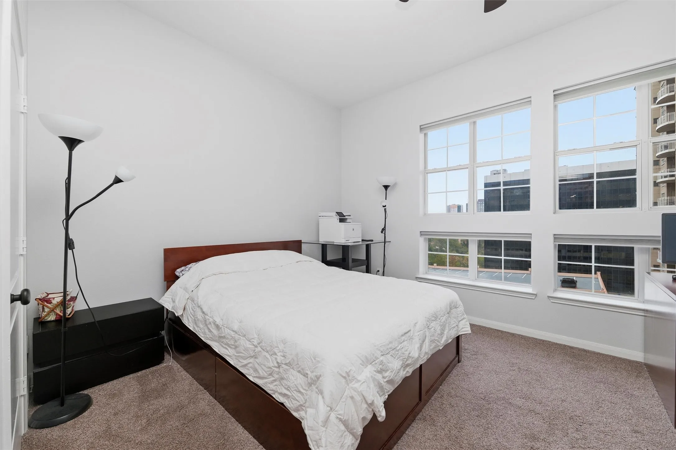 Condominium For Sale in Dallas County , 3225 Turtle Creek Boulevard 829, Dallas, Texas 75219, 2 Bedroom, 2 Bathroom, 2 Garage spaces, 1,267 Sqft, built in 1998, mls#21159324, Real Estate Agent in Dallas, Homes For Sale in Dallas county, Homes For Sale in Dallas, Realtor in Dallas Texas, Real Estate Brokerage Independent Realty Texas, Luminita Cordes Realtor