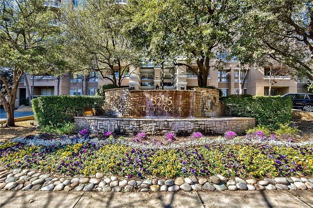 Condominium For Sale in Dallas County , 3225 Turtle Creek Boulevard 829, Dallas, Texas 75219, 2 Bedroom, 2 Bathroom, 2 Garage spaces, 1,267 Sqft, built in 1998, mls#21159324, Real Estate Agent in Dallas, Homes For Sale in Dallas county, Homes For Sale in Dallas, Realtor in Dallas Texas, Real Estate Brokerage Independent Realty Texas, Luminita Cordes Realtor
