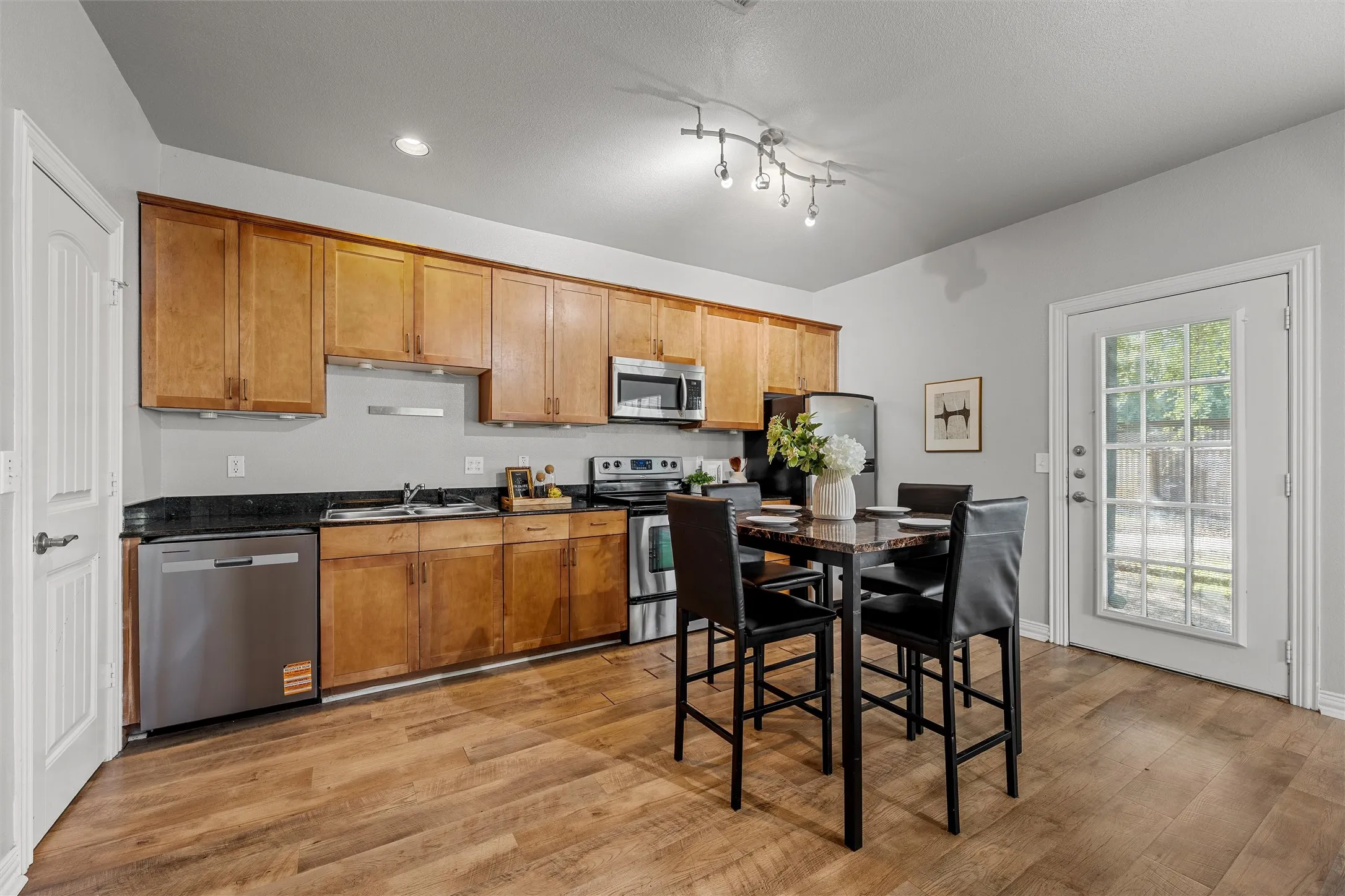 Condominium For Sale in Mc Lennan County , 2410 S 2nd Street 737, Waco, Texas 76706, 4 Bedroom, 5 Bathroom, 2 Garage spaces, 1,491 Sqft, built in 2006, Preowned, mls#21165792, Real Estate Agent in Waco, Homes For Sale in Mc Lennan county, Homes For Sale in Waco, Realtor in Waco Texas, Real Estate Brokerage Independent Realty Texas, Luminita Cordes Realtor