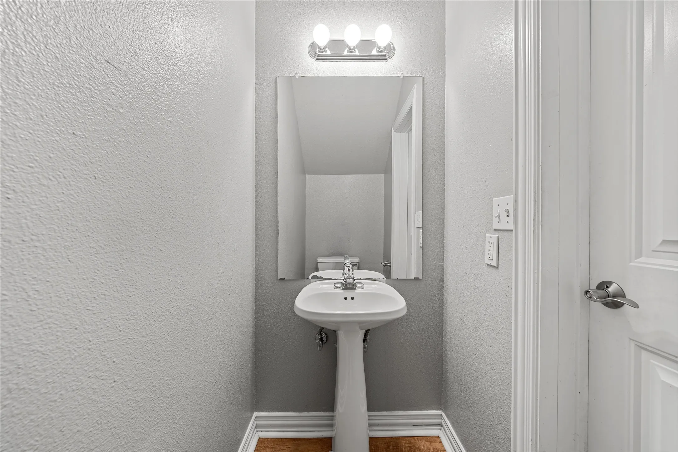 Condominium For Sale in Mc Lennan County , 2410 S 2nd Street 737, Waco, Texas 76706, 4 Bedroom, 5 Bathroom, 2 Garage spaces, 1,491 Sqft, built in 2006, Preowned, mls#21165792, Real Estate Agent in Waco, Homes For Sale in Mc Lennan county, Homes For Sale in Waco, Realtor in Waco Texas, Real Estate Brokerage Independent Realty Texas, Luminita Cordes Realtor