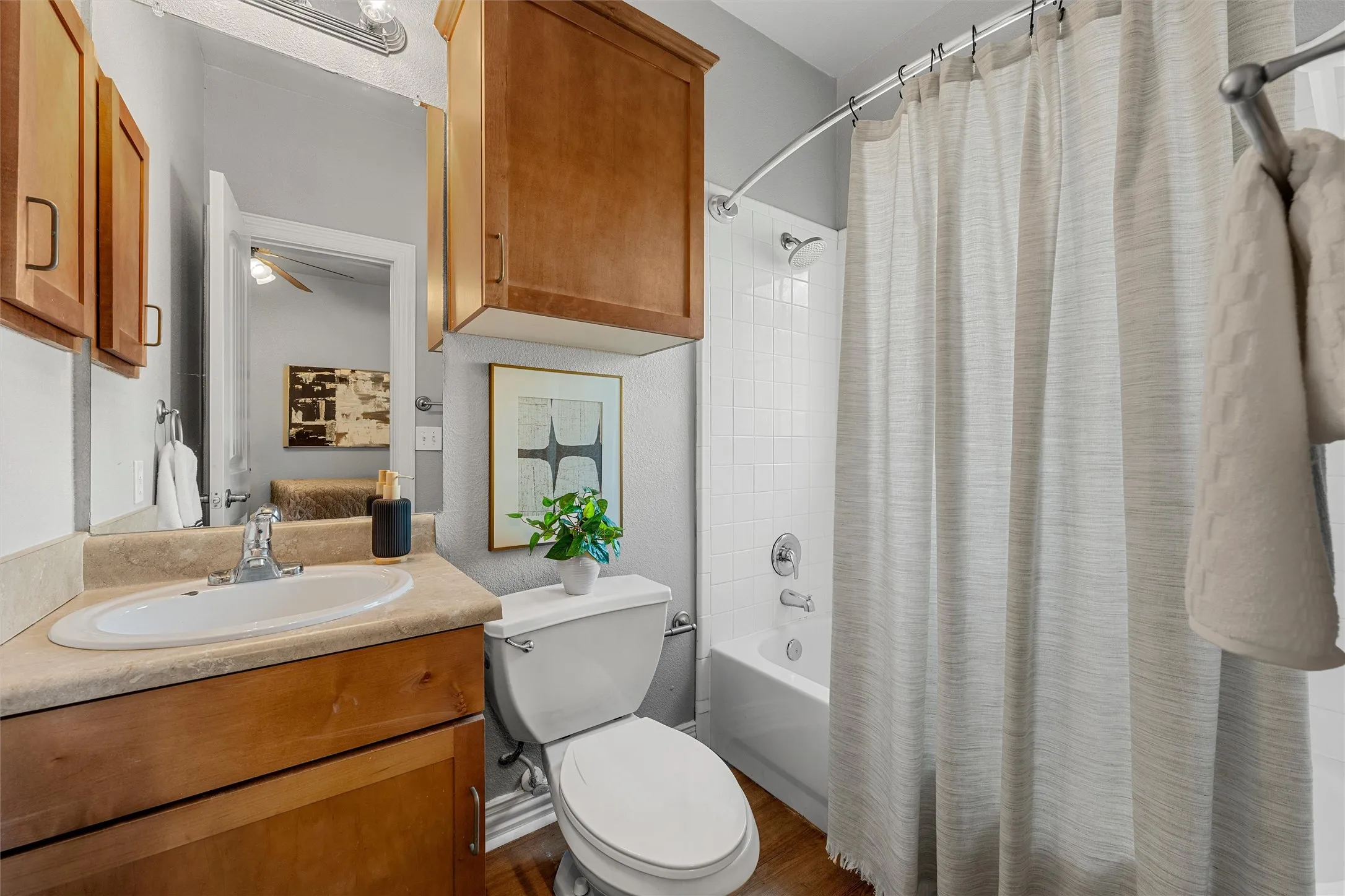 Condominium For Sale in Mc Lennan County , 2410 S 2nd Street 737, Waco, Texas 76706, 4 Bedroom, 5 Bathroom, 2 Garage spaces, 1,491 Sqft, built in 2006, Preowned, mls#21165792, Real Estate Agent in Waco, Homes For Sale in Mc Lennan county, Homes For Sale in Waco, Realtor in Waco Texas, Real Estate Brokerage Independent Realty Texas, Luminita Cordes Realtor