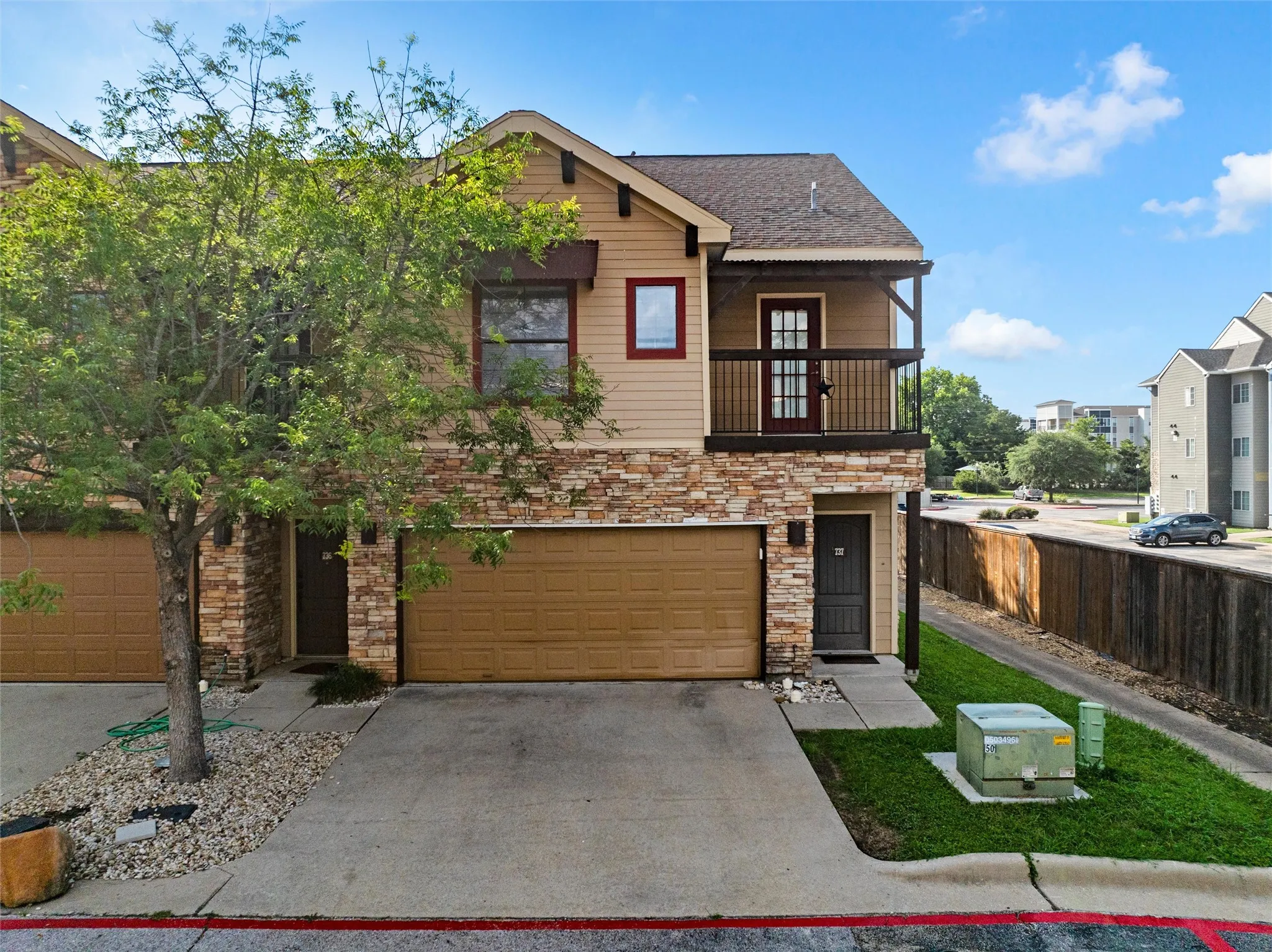 Condominium For Sale in Mc Lennan County , 2410 S 2nd Street 737, Waco, Texas 76706, 4 Bedroom, 5 Bathroom, 2 Garage spaces, 1,491 Sqft, built in 2006, Preowned, mls#21165792, Real Estate Agent in Waco, Homes For Sale in Mc Lennan county, Homes For Sale in Waco, Realtor in Waco Texas, Real Estate Brokerage Independent Realty Texas, Luminita Cordes Realtor