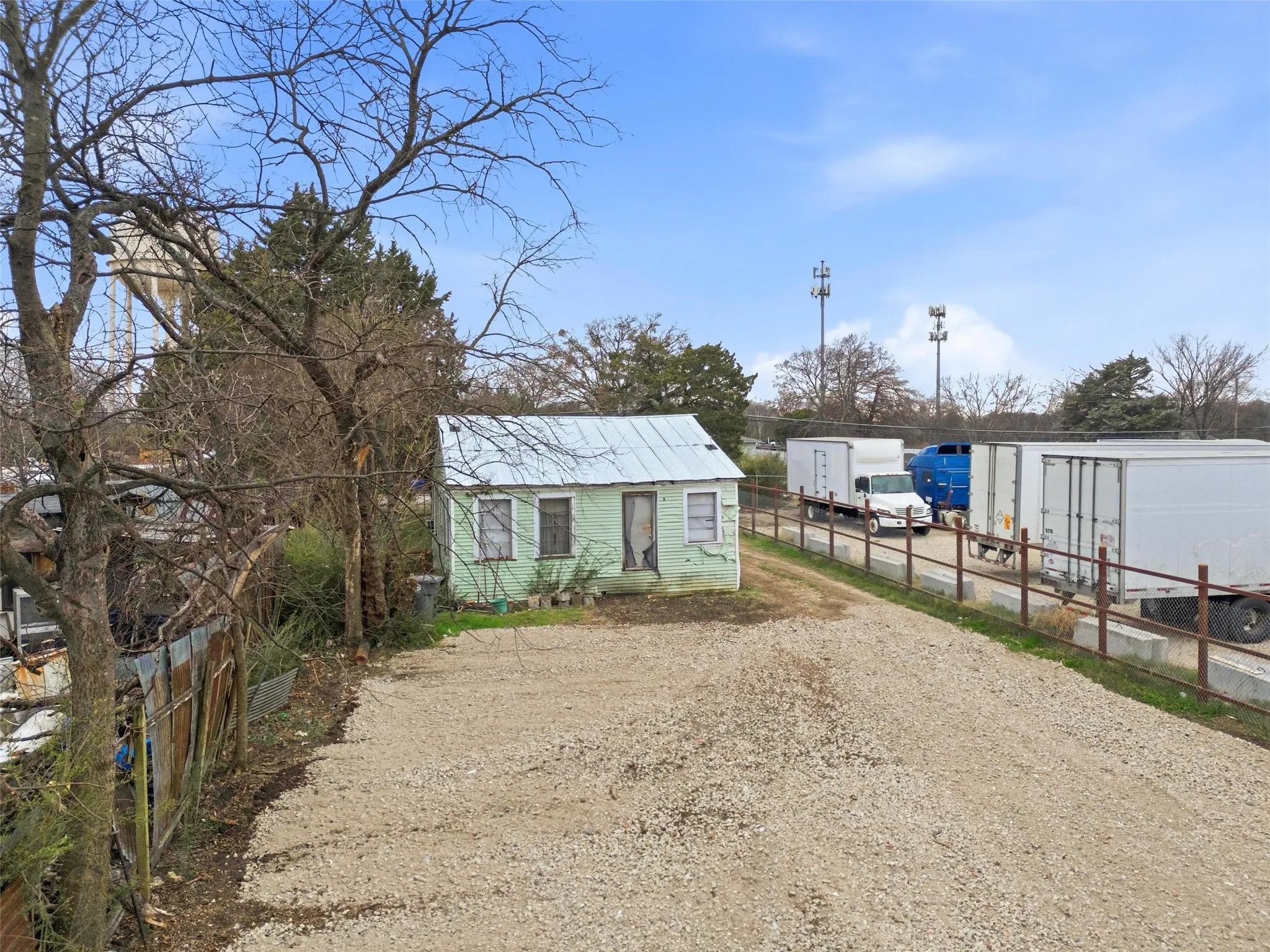 Industrial For Sale in Dallas County , 8322 Honeysuckle Lane, Dallas, Texas 75241, 0, 0, Garage spaces, 0 Sqft, built in 1940, Preowned, Price $160,000, mls#21166087, Real Estate Agent in Dallas, Homes For Sale in Dallas county, Homes For Sale in Dallas, Realtor in Dallas Texas, Real Estate Brokerage Independent Realty Texas, Luminita Cordes Realtor