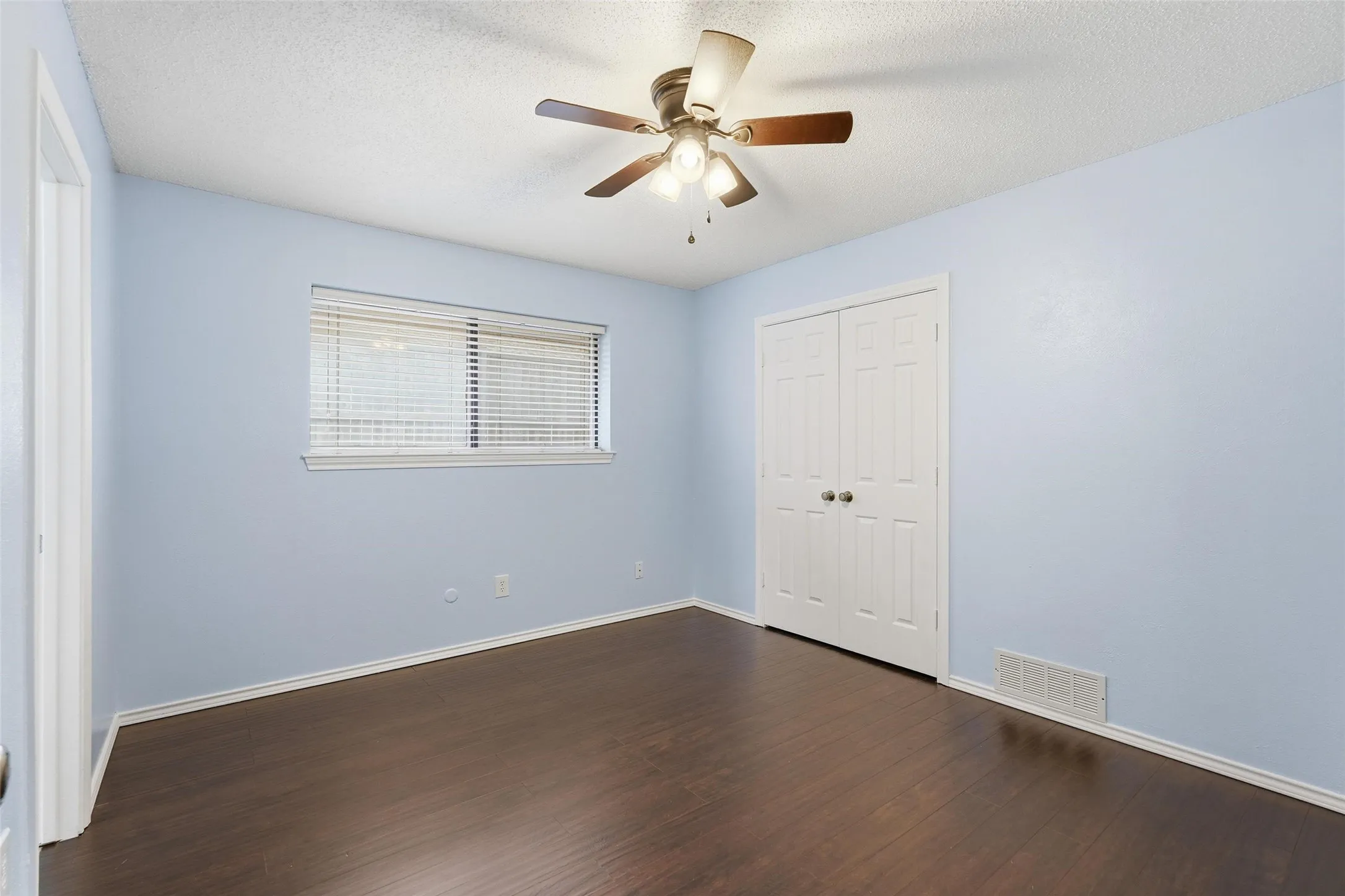 Single Family Residence For Sale in Dallas County , 1117 E Spring Valley Road, Richardson, Texas 75081, 4 Bedroom, 3 Bathroom, 2 Garage spaces, 2,778 Sqft, built in 1978, mls#21164101, Real Estate Agent in Richardson, Homes For Sale in Dallas county, Homes For Sale in Richardson, Realtor in Richardson Texas, Real Estate Brokerage Independent Realty Texas, Luminita Cordes Realtor