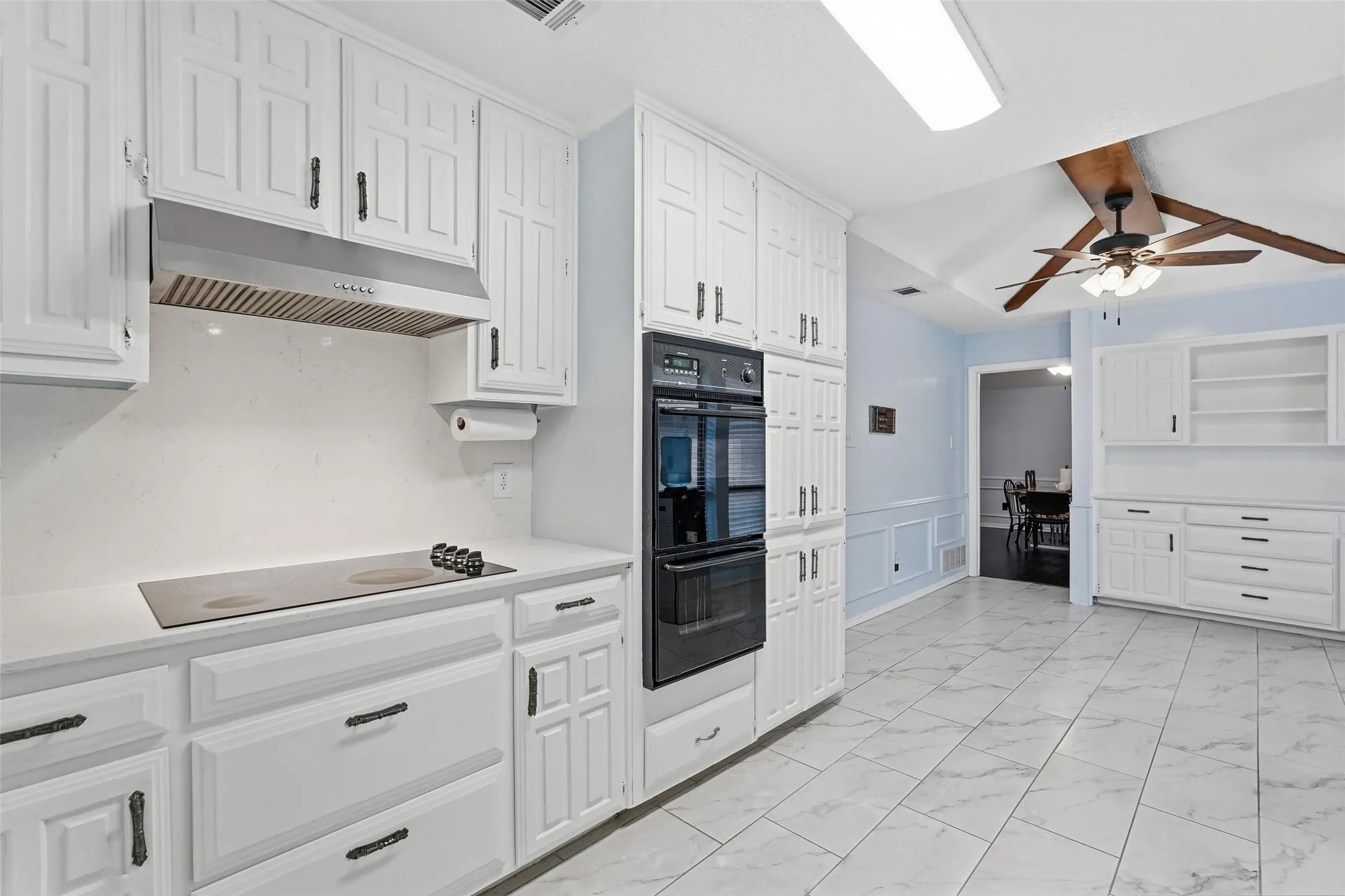 Single Family Residence For Sale in Dallas County , 1117 E Spring Valley Road, Richardson, Texas 75081, 4 Bedroom, 3 Bathroom, 2 Garage spaces, 2,778 Sqft, built in 1978, mls#21164101, Real Estate Agent in Richardson, Homes For Sale in Dallas county, Homes For Sale in Richardson, Realtor in Richardson Texas, Real Estate Brokerage Independent Realty Texas, Luminita Cordes Realtor