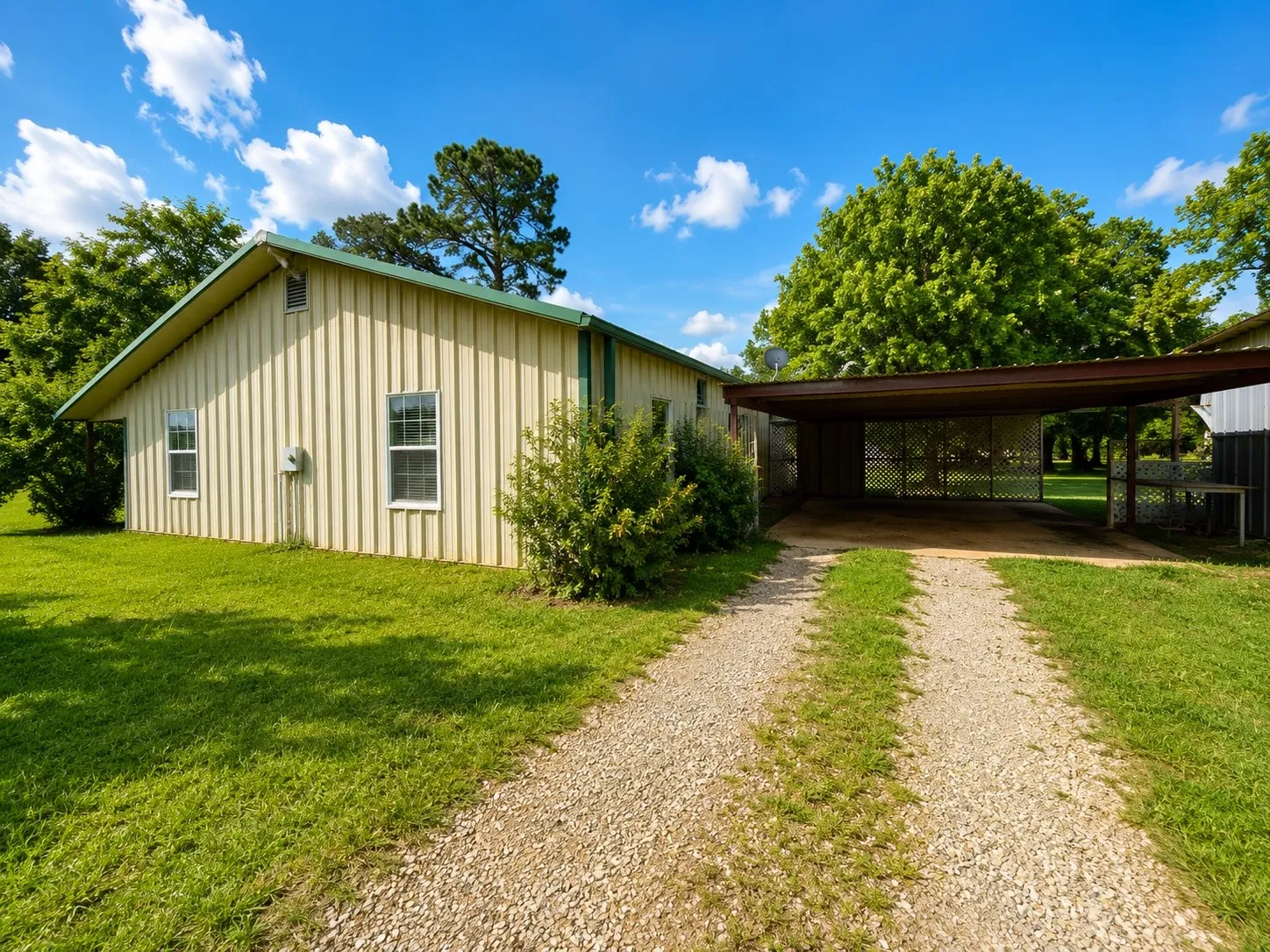 Single Family Residence For Sale in Lamar County , 140 Pecan Street, Blossom, Texas 75416, 3 Bedrooms, 2 Bathrooms, Garage spaces, 1,650 Sqft, built in 2011, Price $206,250, mls#21165857, Real Estate Agent in Blossom, Homes For Sale in Lamar county, Homes For Sale in Blossom, Realtor in Blossom Texas, Real Estate Brokerage Independent Realty Texas, Luminita Cordes Realtor