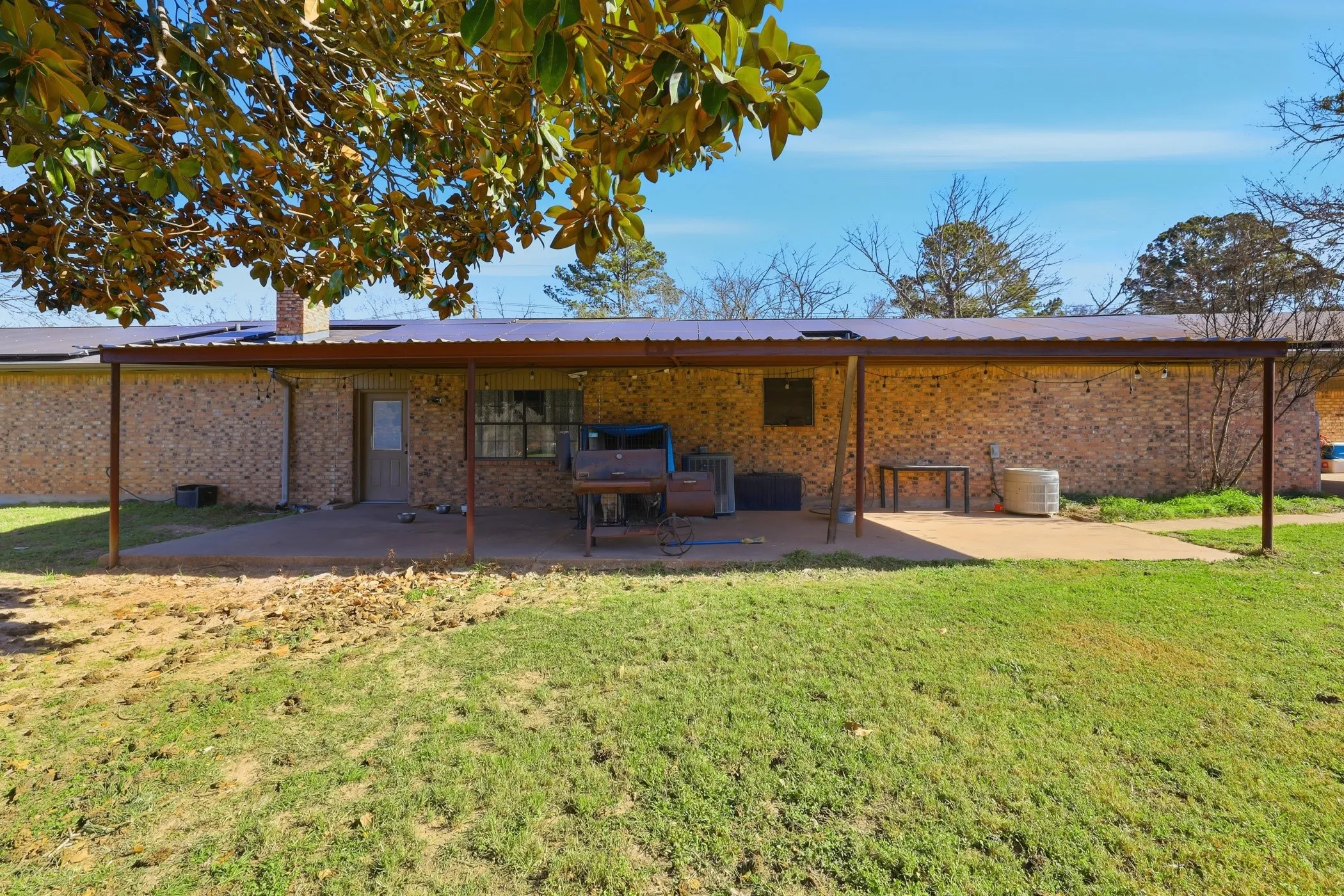 Single Family Residence For Sale in Anderson County , 1409 Bassett Road, Palestine, Texas 75803, 3 Bedroom, 3 Bathroom, Garage spaces, 3,240 Sqft, built in 1977, mls#21166185, Real Estate Agent in Palestine, Homes For Sale in Anderson county, Homes For Sale in Palestine, Realtor in Palestine Texas, Real Estate Brokerage Independent Realty Texas, Luminita Cordes Realtor