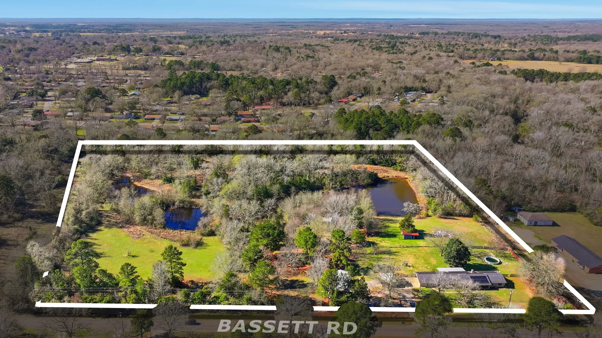 Single Family Residence For Sale in Anderson County , 1409 Bassett Road, Palestine, Texas 75803, 3 Bedroom, 3 Bathroom, Garage spaces, 3,240 Sqft, built in 1977, mls#21166185, Real Estate Agent in Palestine, Homes For Sale in Anderson county, Homes For Sale in Palestine, Realtor in Palestine Texas, Real Estate Brokerage Independent Realty Texas, Luminita Cordes Realtor