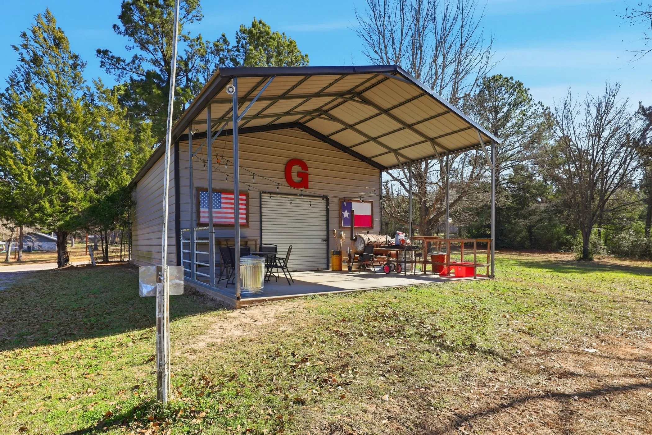 Single Family Residence For Sale in Anderson County , 1409 Bassett Road, Palestine, Texas 75803, 3 Bedroom, 3 Bathroom, Garage spaces, 3,240 Sqft, built in 1977, mls#21166185, Real Estate Agent in Palestine, Homes For Sale in Anderson county, Homes For Sale in Palestine, Realtor in Palestine Texas, Real Estate Brokerage Independent Realty Texas, Luminita Cordes Realtor