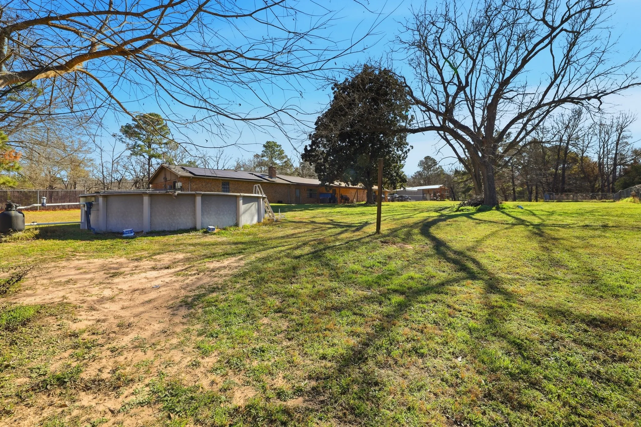 Single Family Residence For Sale in Anderson County , 1409 Bassett Road, Palestine, Texas 75803, 3 Bedroom, 3 Bathroom, Garage spaces, 3,240 Sqft, built in 1977, mls#21166185, Real Estate Agent in Palestine, Homes For Sale in Anderson county, Homes For Sale in Palestine, Realtor in Palestine Texas, Real Estate Brokerage Independent Realty Texas, Luminita Cordes Realtor
