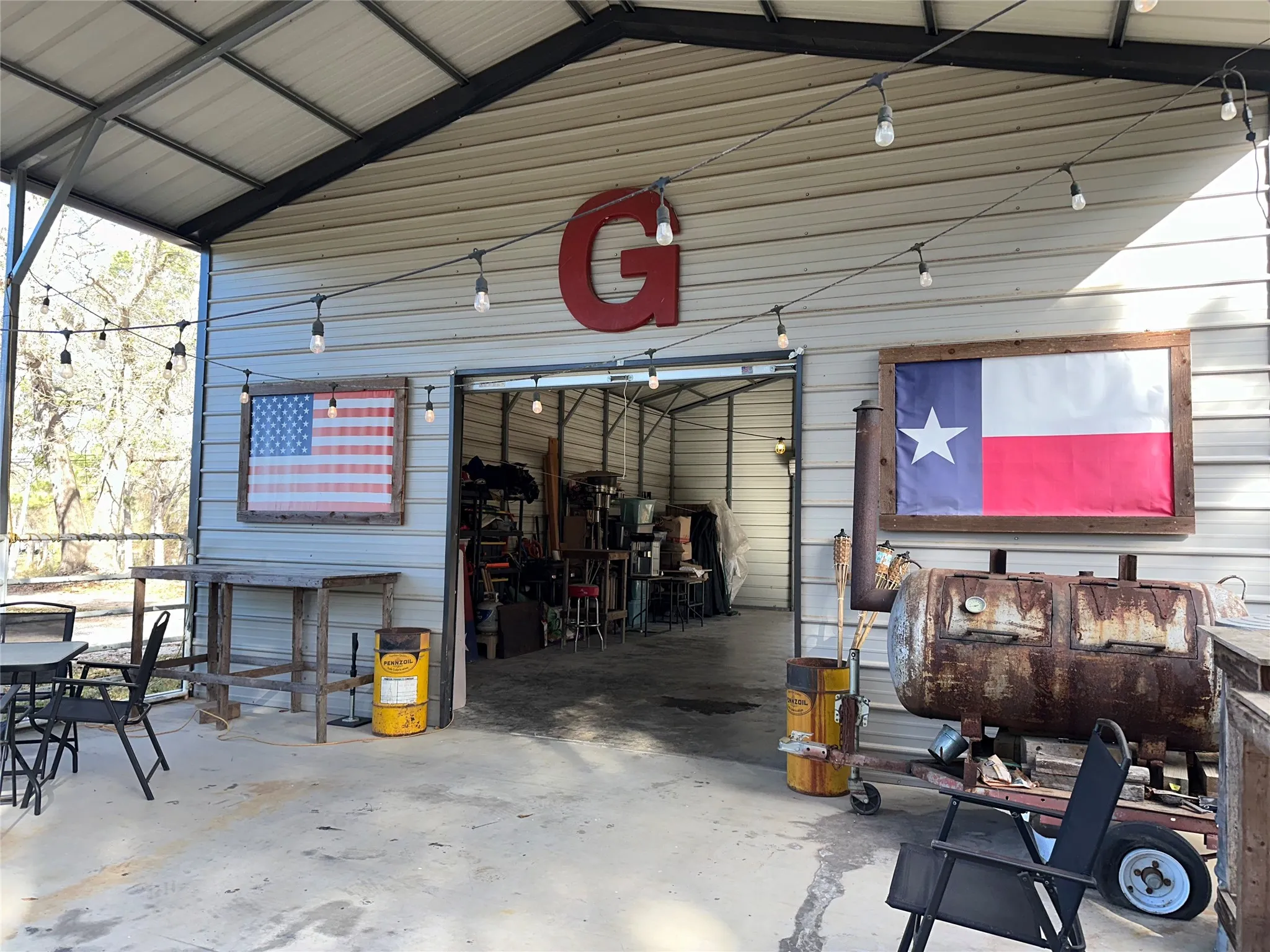 Single Family Residence For Sale in Anderson County , 1409 Bassett Road, Palestine, Texas 75803, 3 Bedroom, 3 Bathroom, Garage spaces, 3,240 Sqft, built in 1977, mls#21166185, Real Estate Agent in Palestine, Homes For Sale in Anderson county, Homes For Sale in Palestine, Realtor in Palestine Texas, Real Estate Brokerage Independent Realty Texas, Luminita Cordes Realtor