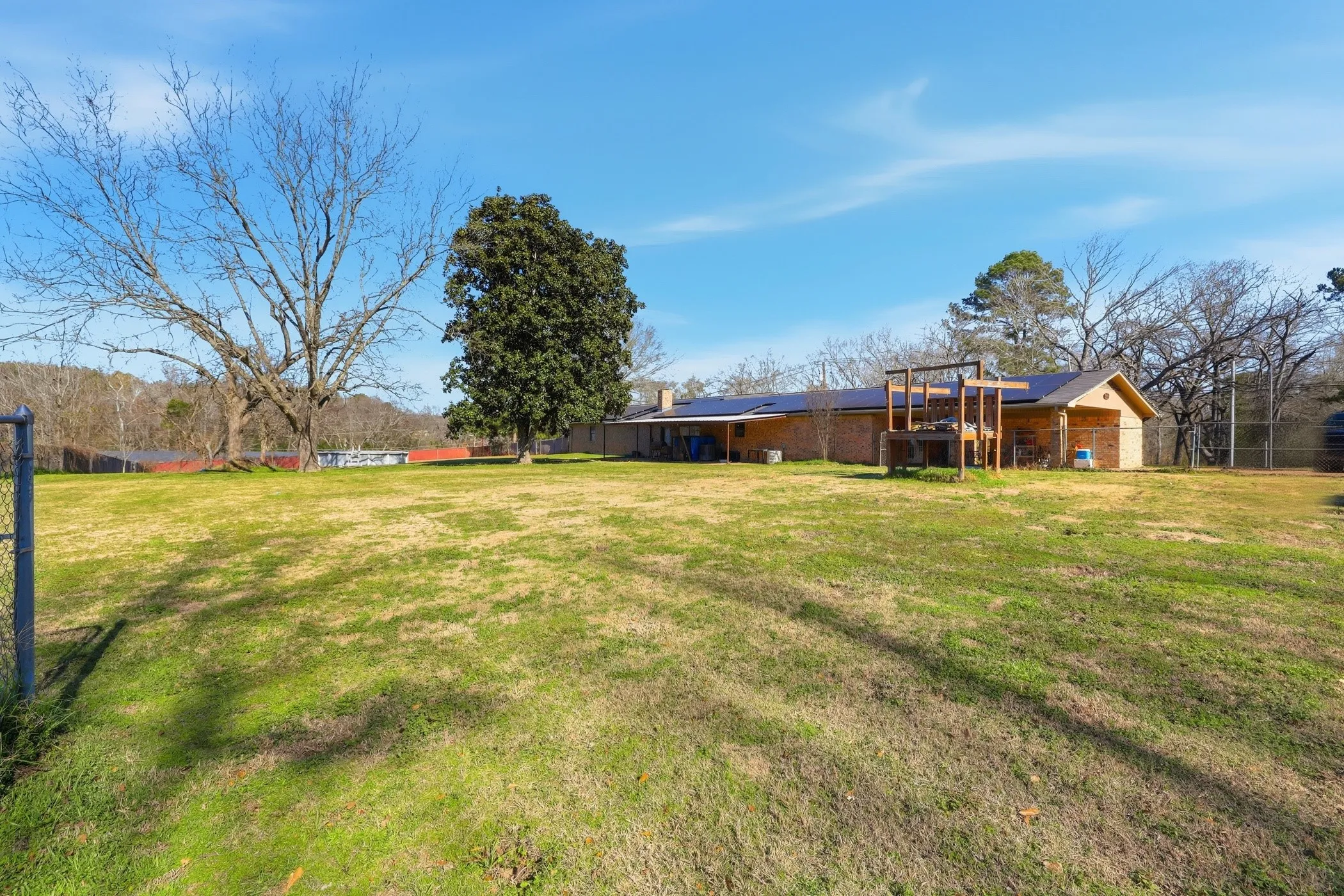 Single Family Residence For Sale in Anderson County , 1409 Bassett Road, Palestine, Texas 75803, 3 Bedroom, 3 Bathroom, Garage spaces, 3,240 Sqft, built in 1977, mls#21166185, Real Estate Agent in Palestine, Homes For Sale in Anderson county, Homes For Sale in Palestine, Realtor in Palestine Texas, Real Estate Brokerage Independent Realty Texas, Luminita Cordes Realtor