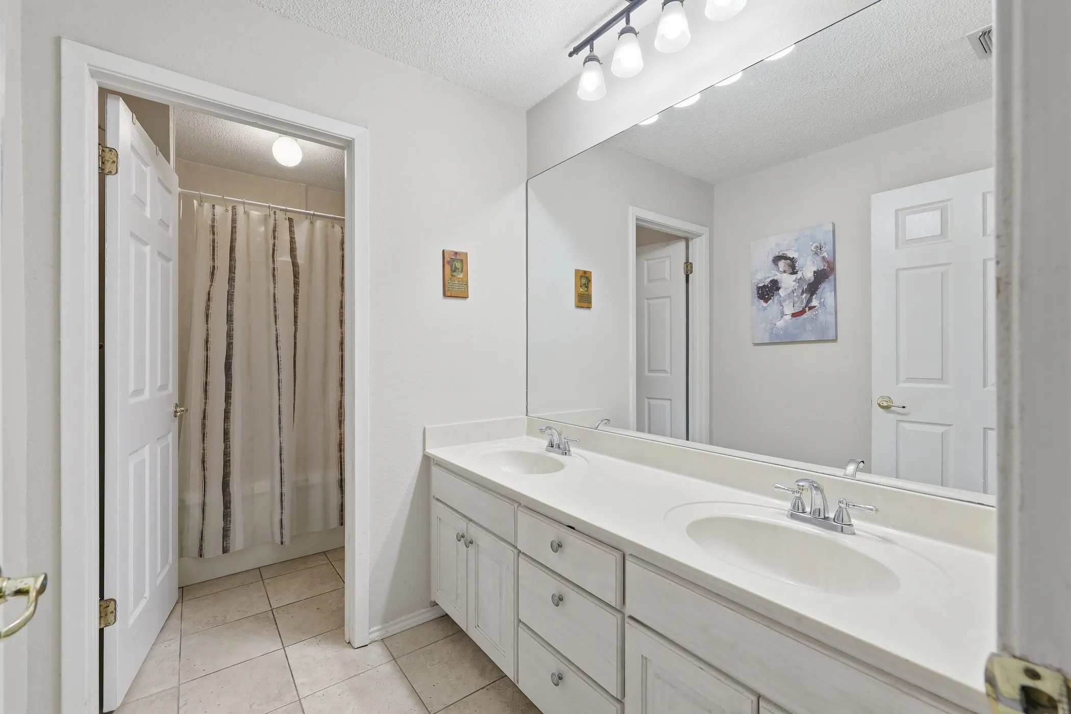 Single Family Residence For Sale in Anderson County , 1409 Bassett Road, Palestine, Texas 75803, 3 Bedroom, 3 Bathroom, Garage spaces, 3,240 Sqft, built in 1977, mls#21166185, Real Estate Agent in Palestine, Homes For Sale in Anderson county, Homes For Sale in Palestine, Realtor in Palestine Texas, Real Estate Brokerage Independent Realty Texas, Luminita Cordes Realtor