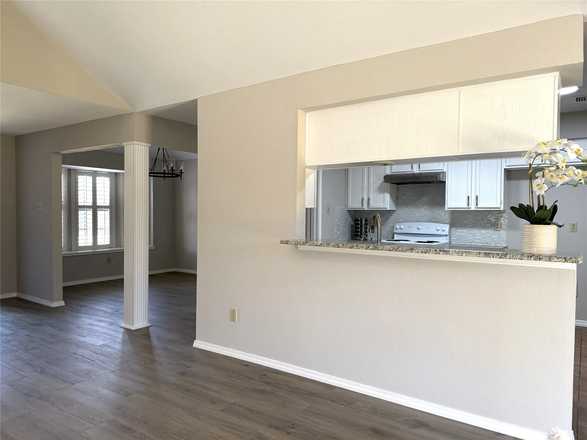Single Family Residence For Sale in Dallas County , 652 Harrison Drive, Coppell, Texas 75019, 3 Bedroom, 2 Bathroom, 2 Garage spaces, 1,738 Sqft, built in 1985, Preowned, mls#21165909, Real Estate Agent in Coppell, Homes For Sale in Dallas county, Homes For Sale in Coppell, Realtor in Coppell Texas, Real Estate Brokerage Independent Realty Texas, Luminita Cordes Realtor