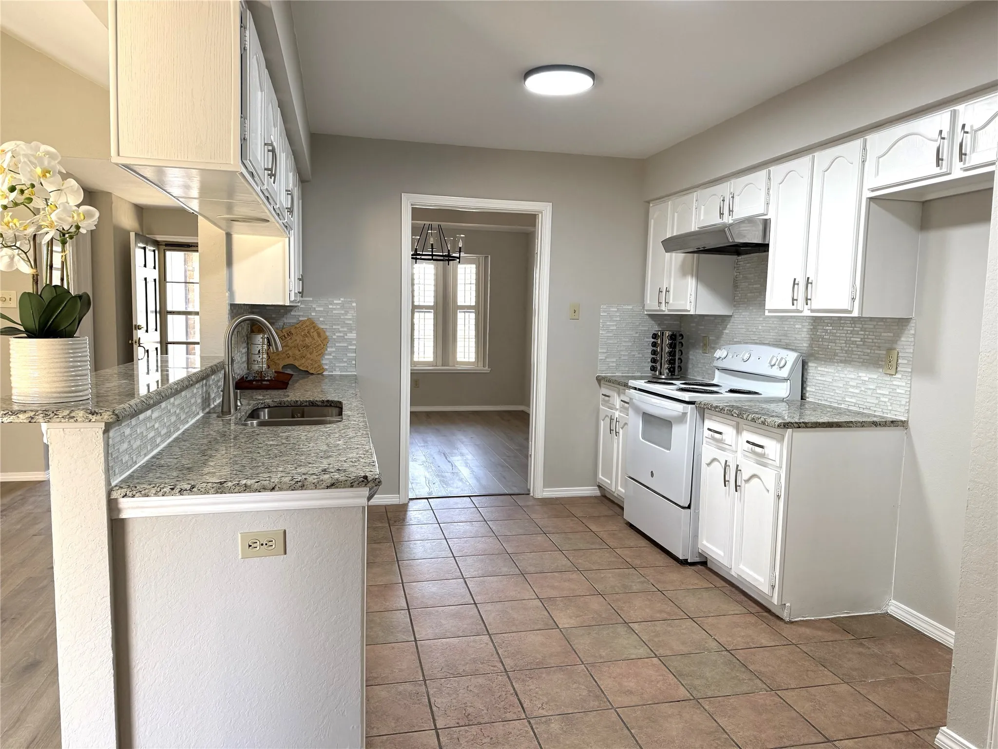Single Family Residence For Sale in Dallas County , 652 Harrison Drive, Coppell, Texas 75019, 3 Bedroom, 2 Bathroom, 2 Garage spaces, 1,738 Sqft, built in 1985, Preowned, mls#21165909, Real Estate Agent in Coppell, Homes For Sale in Dallas county, Homes For Sale in Coppell, Realtor in Coppell Texas, Real Estate Brokerage Independent Realty Texas, Luminita Cordes Realtor