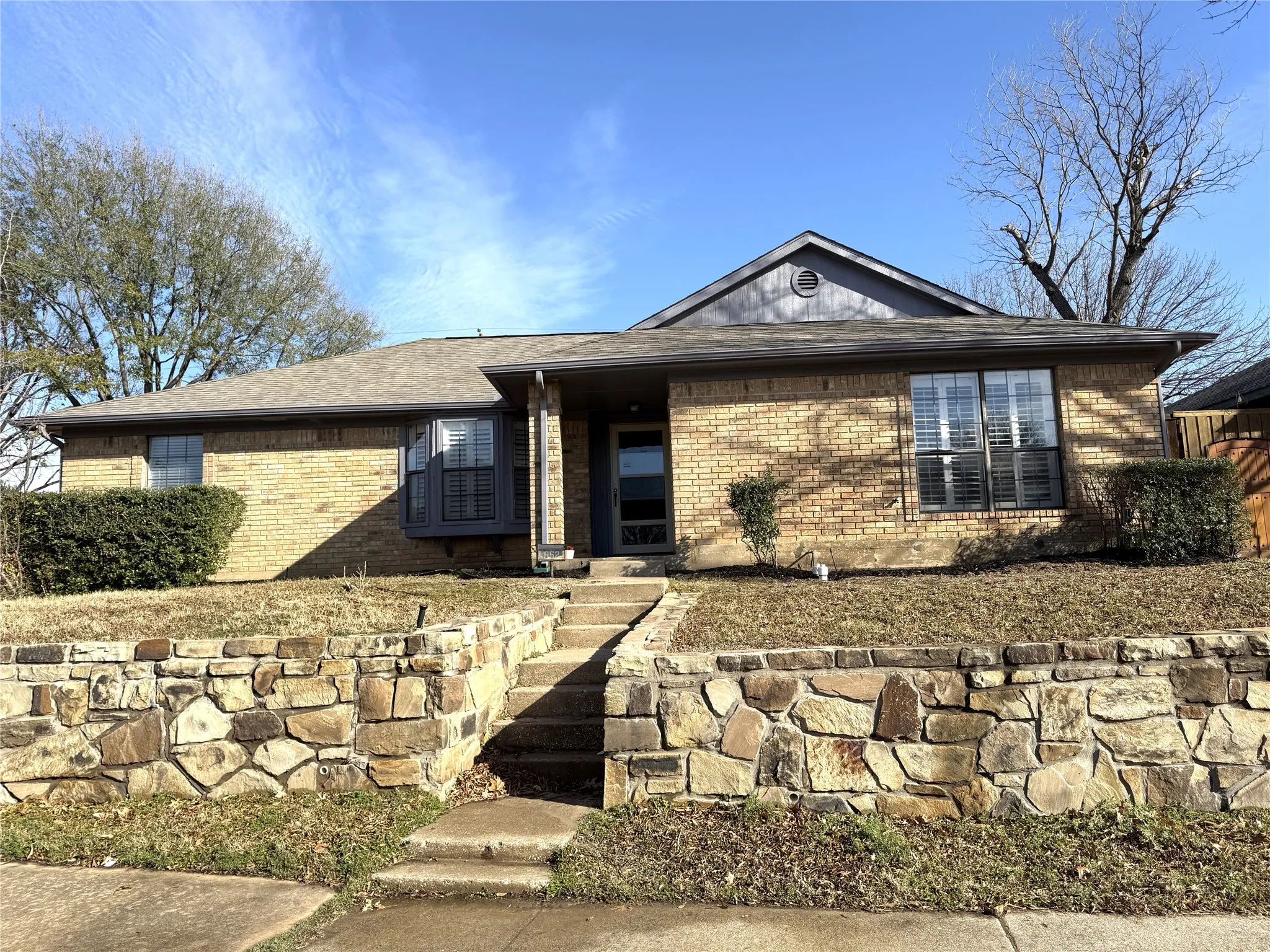 Single Family Residence For Sale in Dallas County , 652 Harrison Drive, Coppell, Texas 75019, 3 Bedroom, 2 Bathroom, 2 Garage spaces, 1,738 Sqft, built in 1985, Preowned, mls#21165909, Real Estate Agent in Coppell, Homes For Sale in Dallas county, Homes For Sale in Coppell, Realtor in Coppell Texas, Real Estate Brokerage Independent Realty Texas, Luminita Cordes Realtor