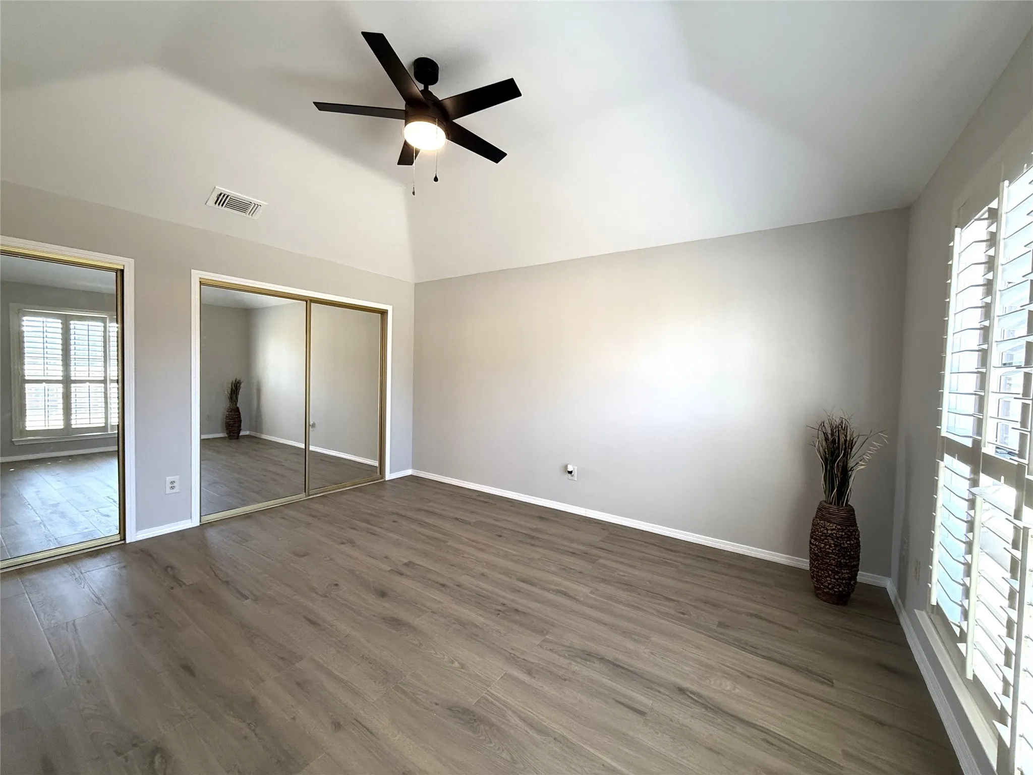 Single Family Residence For Sale in Dallas County , 652 Harrison Drive, Coppell, Texas 75019, 3 Bedroom, 2 Bathroom, 2 Garage spaces, 1,738 Sqft, built in 1985, Preowned, mls#21165909, Real Estate Agent in Coppell, Homes For Sale in Dallas county, Homes For Sale in Coppell, Realtor in Coppell Texas, Real Estate Brokerage Independent Realty Texas, Luminita Cordes Realtor