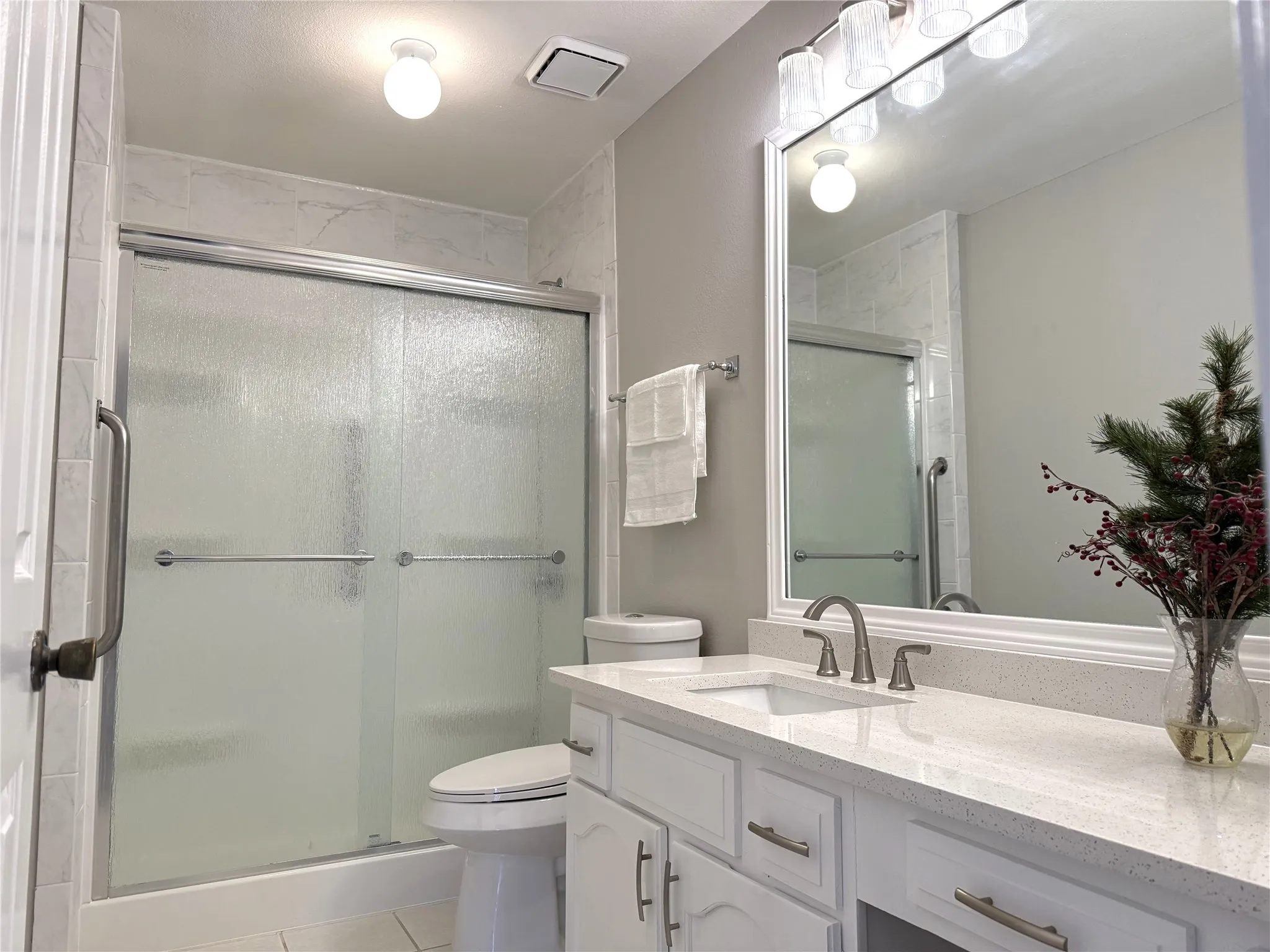 Single Family Residence For Sale in Dallas County , 652 Harrison Drive, Coppell, Texas 75019, 3 Bedroom, 2 Bathroom, 2 Garage spaces, 1,738 Sqft, built in 1985, Preowned, mls#21165909, Real Estate Agent in Coppell, Homes For Sale in Dallas county, Homes For Sale in Coppell, Realtor in Coppell Texas, Real Estate Brokerage Independent Realty Texas, Luminita Cordes Realtor