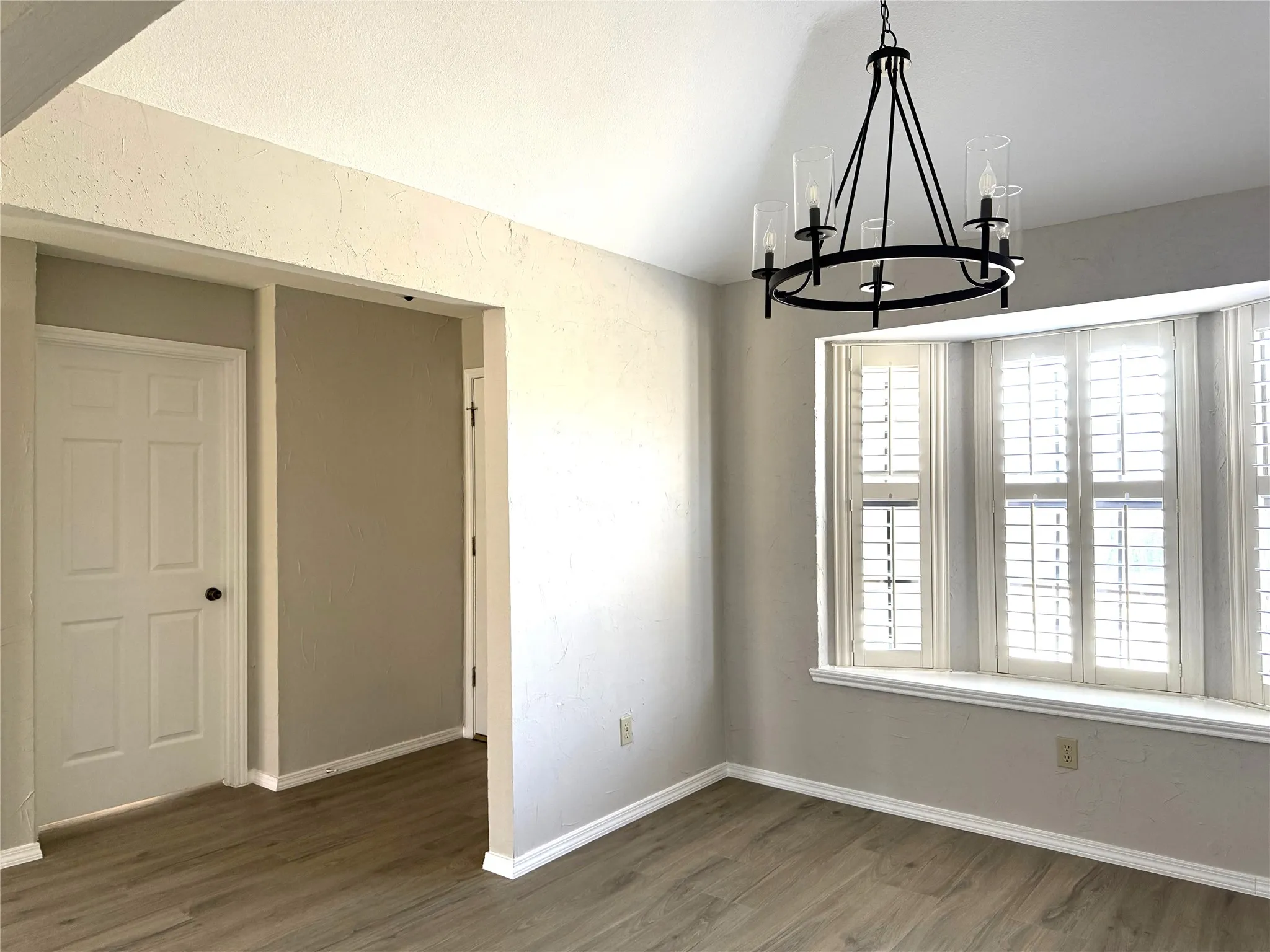 Single Family Residence For Sale in Dallas County , 652 Harrison Drive, Coppell, Texas 75019, 3 Bedroom, 2 Bathroom, 2 Garage spaces, 1,738 Sqft, built in 1985, Preowned, mls#21165909, Real Estate Agent in Coppell, Homes For Sale in Dallas county, Homes For Sale in Coppell, Realtor in Coppell Texas, Real Estate Brokerage Independent Realty Texas, Luminita Cordes Realtor