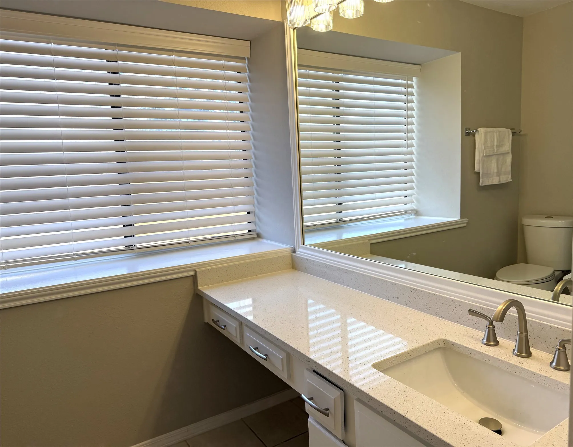 Single Family Residence For Sale in Dallas County , 652 Harrison Drive, Coppell, Texas 75019, 3 Bedroom, 2 Bathroom, 2 Garage spaces, 1,738 Sqft, built in 1985, Preowned, mls#21165909, Real Estate Agent in Coppell, Homes For Sale in Dallas county, Homes For Sale in Coppell, Realtor in Coppell Texas, Real Estate Brokerage Independent Realty Texas, Luminita Cordes Realtor