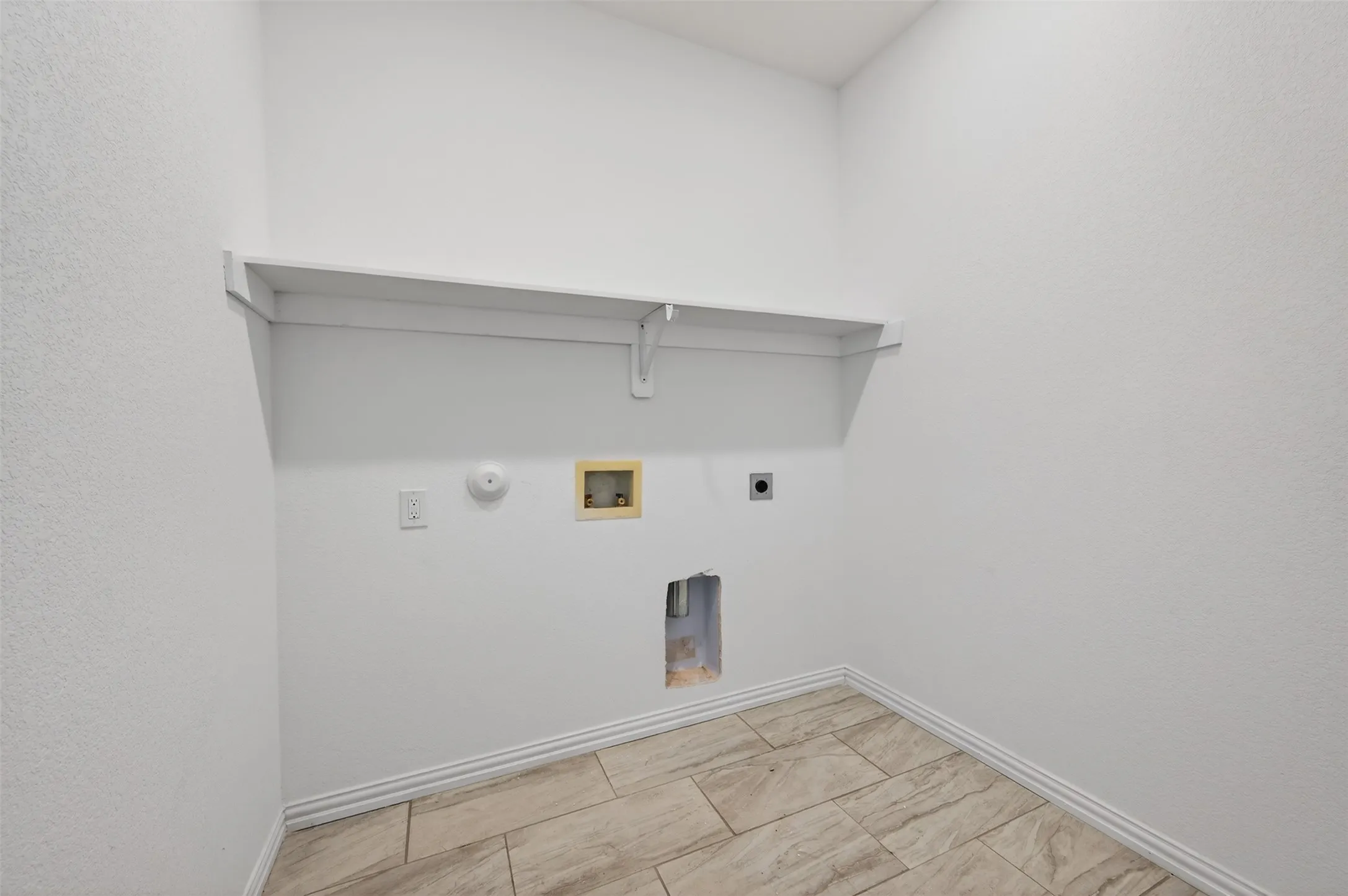 Single Family Residence For Sale in Johnson County , 601 E Willingham Street, Cleburne, Texas 76031, 3 Bedroom, 2 Bathroom, 2 Garage spaces, 1,504 Sqft, built in 2026, New Construction - Incomplete, mls#21166207, Real Estate Agent in Cleburne, Homes For Sale in Johnson county, Homes For Sale in Cleburne, Realtor in Cleburne Texas, Real Estate Brokerage Independent Realty Texas, Luminita Cordes Realtor