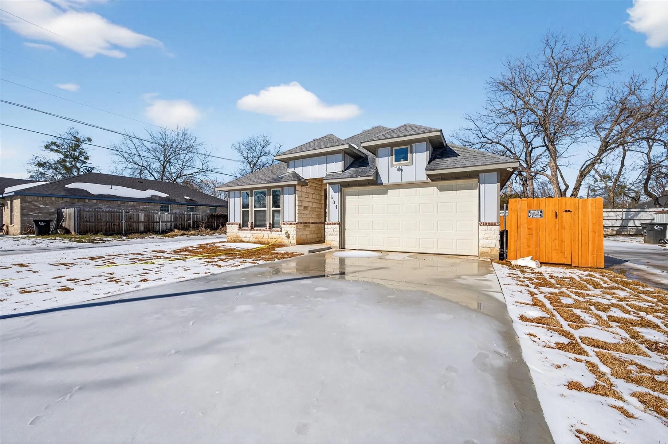 Single Family Residence For Sale in Johnson County , 601 E Willingham Street, Cleburne, Texas 76031, 3 Bedroom, 2 Bathroom, 2 Garage spaces, 1,504 Sqft, built in 2026, New Construction - Incomplete, mls#21166207, Real Estate Agent in Cleburne, Homes For Sale in Johnson county, Homes For Sale in Cleburne, Realtor in Cleburne Texas, Real Estate Brokerage Independent Realty Texas, Luminita Cordes Realtor