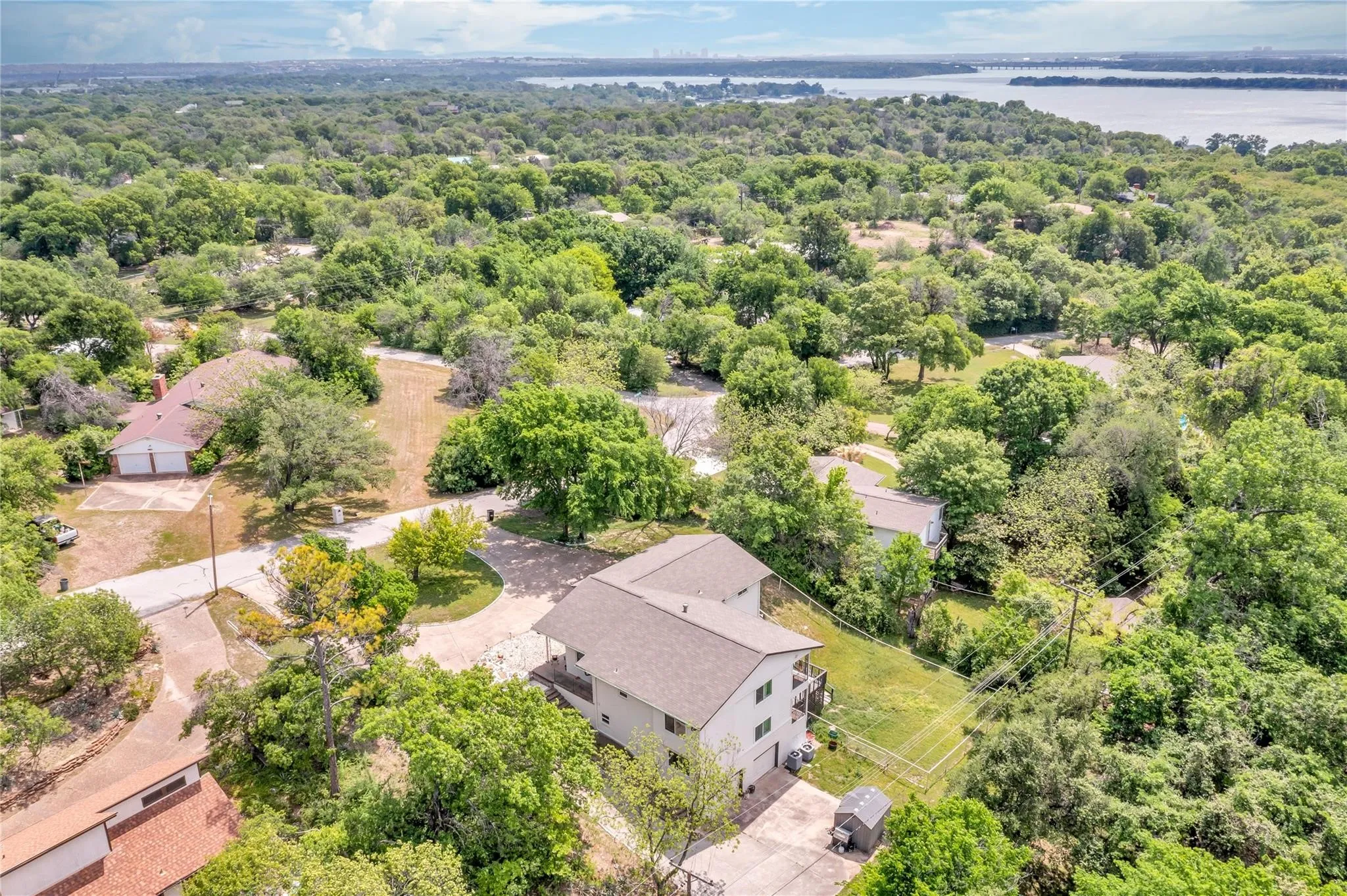 Just minutes from the lake!
