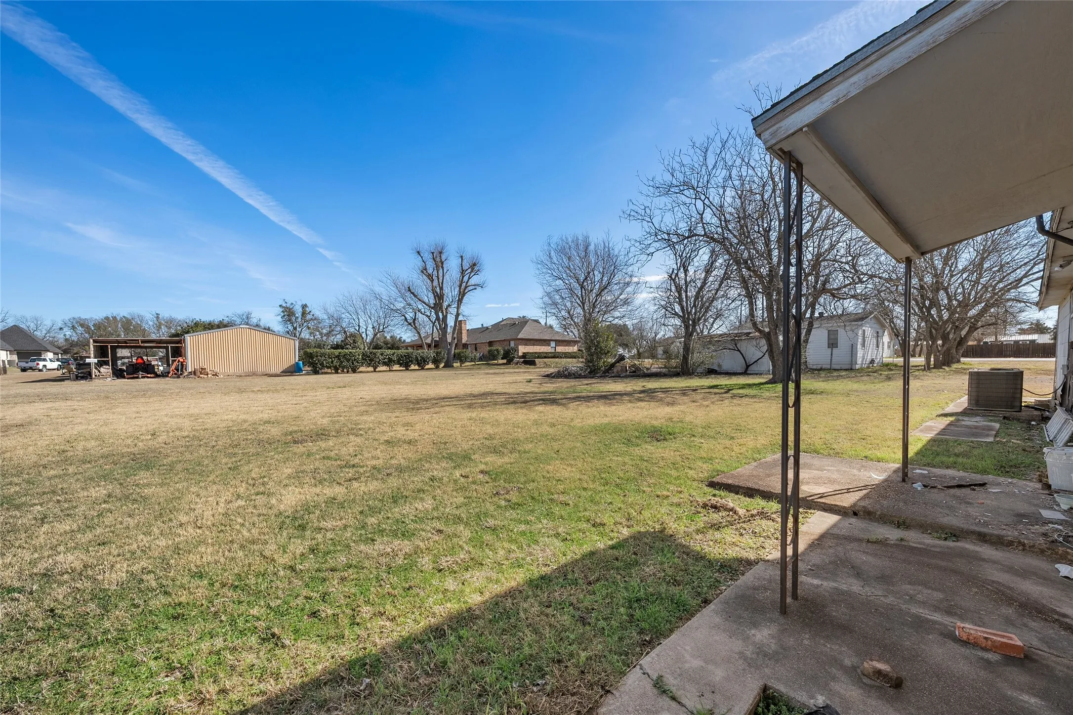 Single Family Residence For Sale in Hill County , 310 S 3rd Street, Abbott, Texas 76621, 2 Bedroom, 1 Bathroom, 1 Garage spaces, 1,160 Sqft, built in 1945, mls#21166254, Real Estate Agent in Abbott, Homes For Sale in Hill county, Homes For Sale in Abbott, Realtor in Abbott Texas, Real Estate Brokerage Independent Realty Texas, Luminita Cordes Realtor