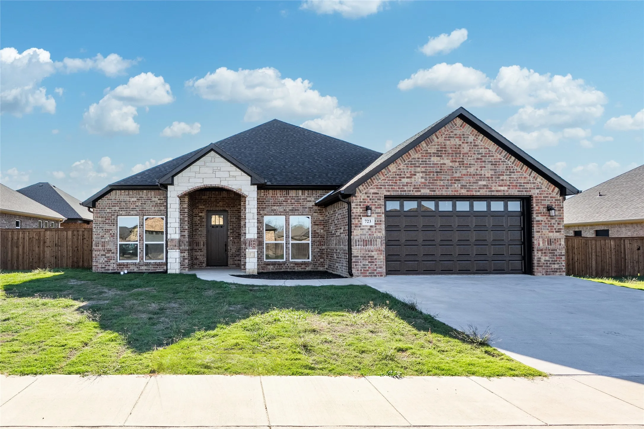Single Family Residence For Sale in Kaufman County , 723 Cobblestone Circle, Mabank, Texas 75147, 4 Bedroom, 2 Bathroom, 2 Garage spaces, 1,965 Sqft, built in 2025, New Construction - Complete, mls#21166273, Real Estate Agent in Mabank, Homes For Sale in Kaufman county, Homes For Sale in Mabank, Realtor in Mabank Texas, Real Estate Brokerage Independent Realty Texas, Luminita Cordes Realtor