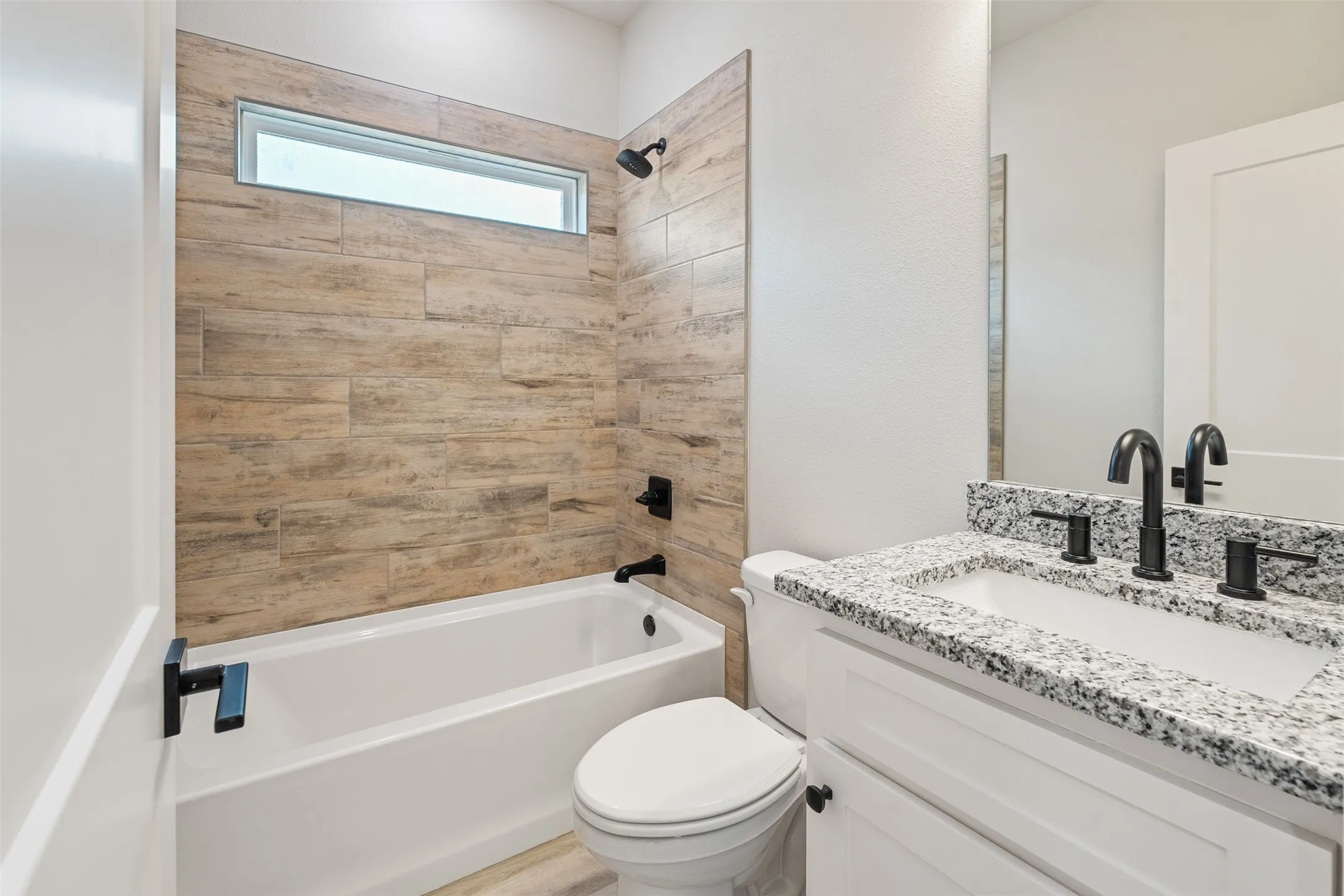 Single Family Residence For Sale in Kaufman County , 723 Cobblestone Circle, Mabank, Texas 75147, 4 Bedroom, 2 Bathroom, 2 Garage spaces, 1,965 Sqft, built in 2025, New Construction - Complete, mls#21166273, Real Estate Agent in Mabank, Homes For Sale in Kaufman county, Homes For Sale in Mabank, Realtor in Mabank Texas, Real Estate Brokerage Independent Realty Texas, Luminita Cordes Realtor