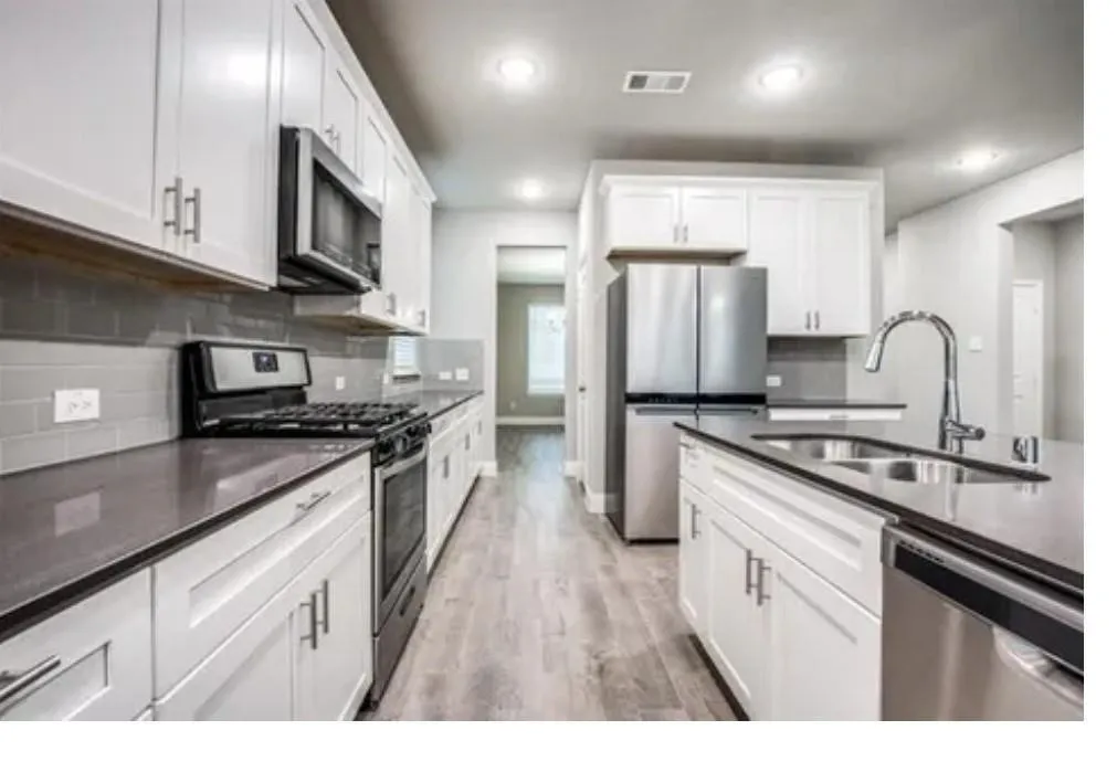 Single Family Residence For Rent in Kaufman County , 4146 Perch Drive, Forney, Texas 75126, 4 Bedroom, 3 Bathroom, 2 Garage spaces, 2,456 Sqft, built in 2021, mls#21165696, Real Estate Agent in Forney, Homes For Rent in Kaufman county, Homes For Rent in Forney, Realtor in Forney Texas, Real Estate Brokerage Independent Realty Texas, Luminita Cordes Realtor