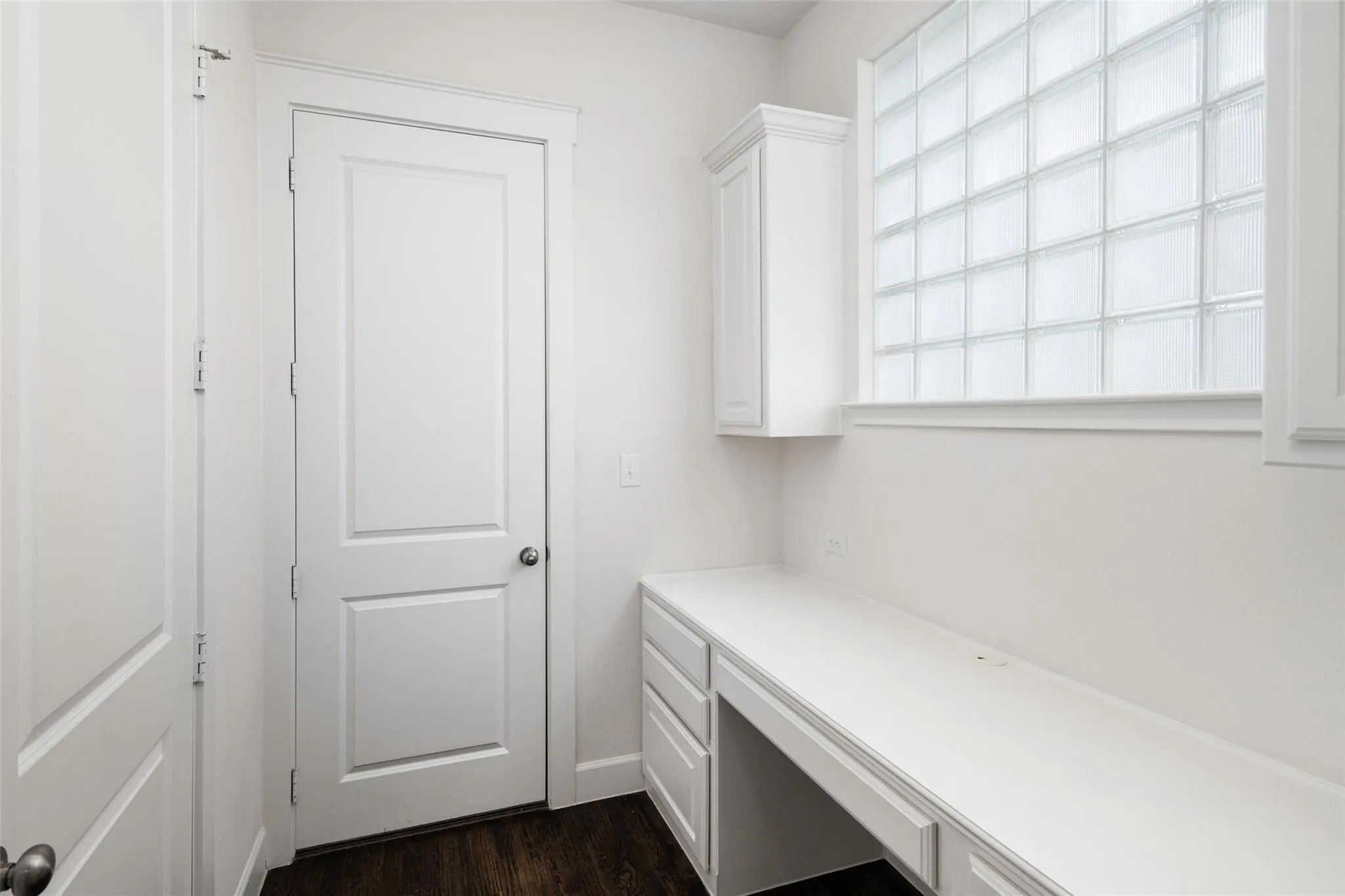Single Family Residence For Sale in Collin County , 811 Otto Drive, Allen, Texas 75013, 4 Bedroom, 4 Bathroom, 2 Garage spaces, 3,514 Sqft, built in 2016, Preowned, mls#21161566, Real Estate Agent in Allen, Homes For Sale in Collin county, Homes For Sale in Allen, Realtor in Allen Texas, Real Estate Brokerage Independent Realty Texas, Luminita Cordes Realtor