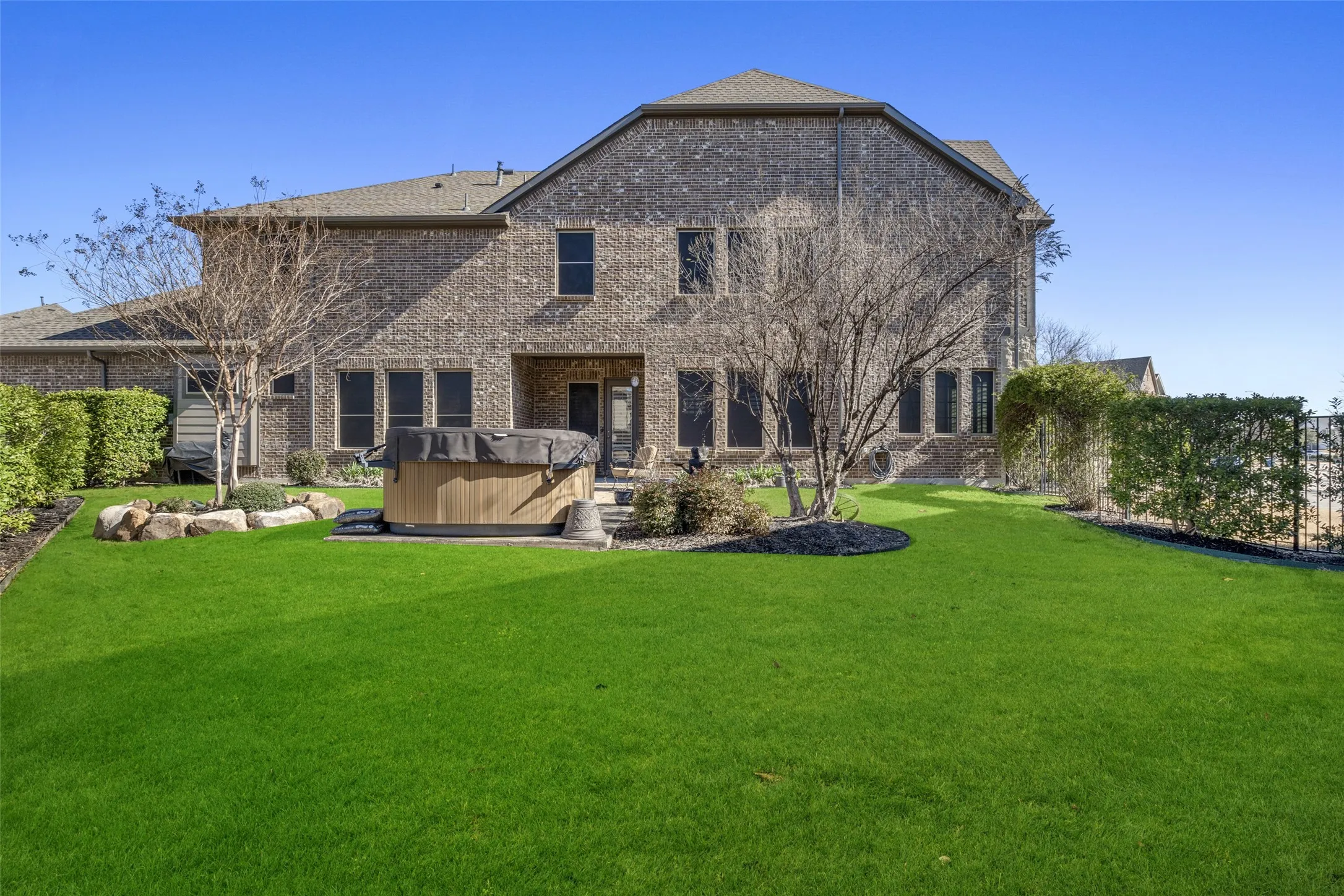 Single Family Residence For Sale in Collin County , 811 Otto Drive, Allen, Texas 75013, 4 Bedroom, 4 Bathroom, 2 Garage spaces, 3,514 Sqft, built in 2016, Preowned, mls#21161566, Real Estate Agent in Allen, Homes For Sale in Collin county, Homes For Sale in Allen, Realtor in Allen Texas, Real Estate Brokerage Independent Realty Texas, Luminita Cordes Realtor