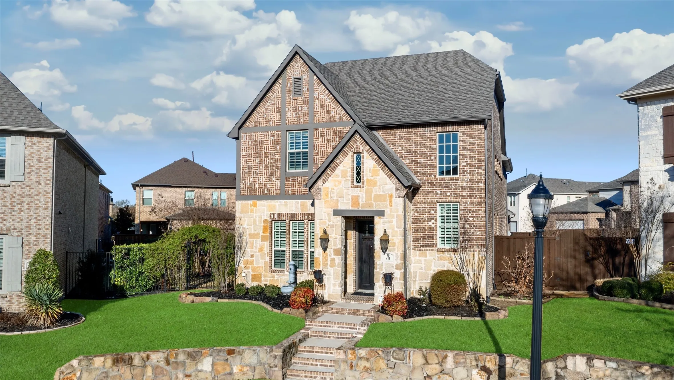 Single Family Residence For Sale in Collin County , 811 Otto Drive, Allen, Texas 75013, 4 Bedroom, 4 Bathroom, 2 Garage spaces, 3,514 Sqft, built in 2016, Preowned, mls#21161566, Real Estate Agent in Allen, Homes For Sale in Collin county, Homes For Sale in Allen, Realtor in Allen Texas, Real Estate Brokerage Independent Realty Texas, Luminita Cordes Realtor